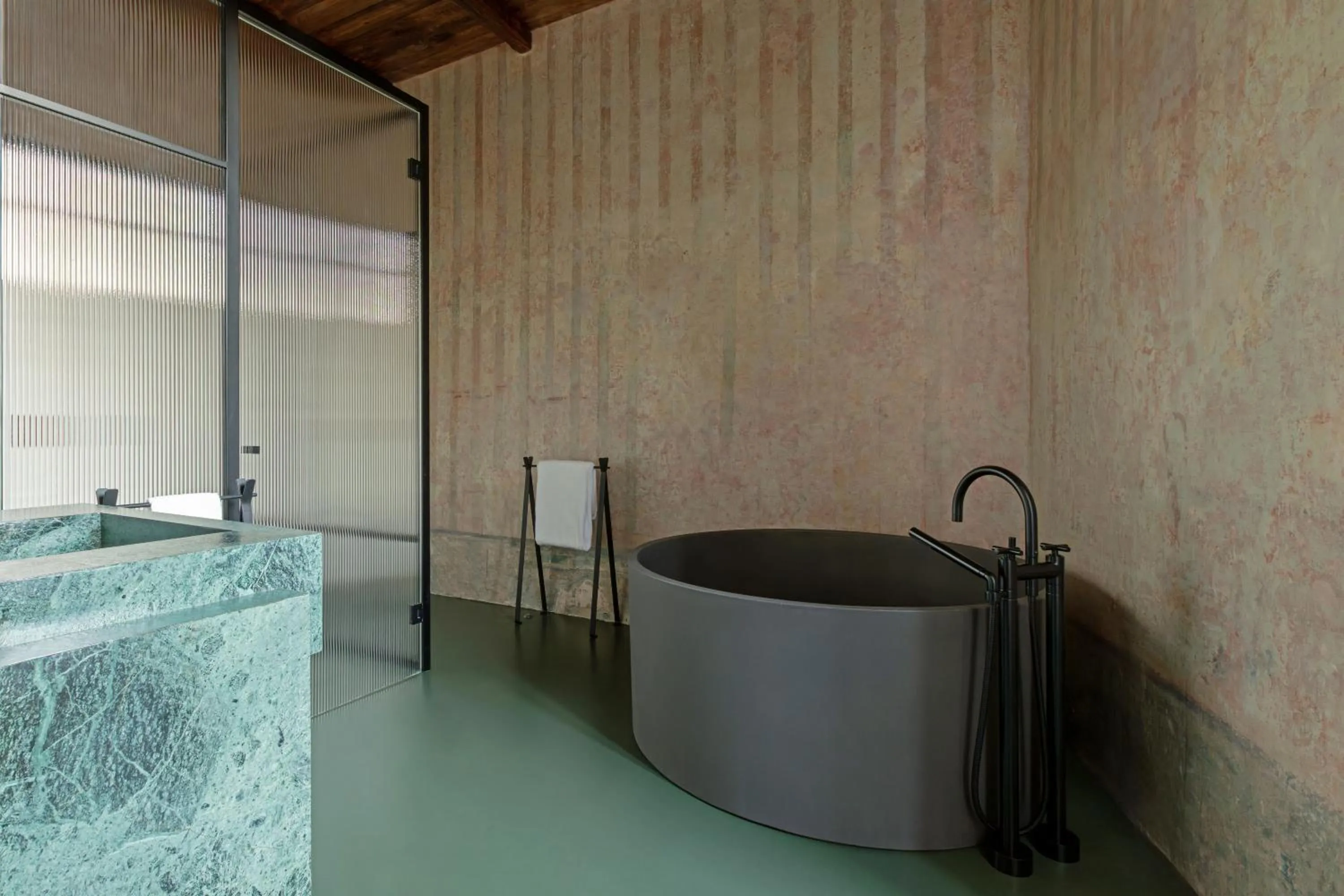 Bathroom in Palazzo Petrvs