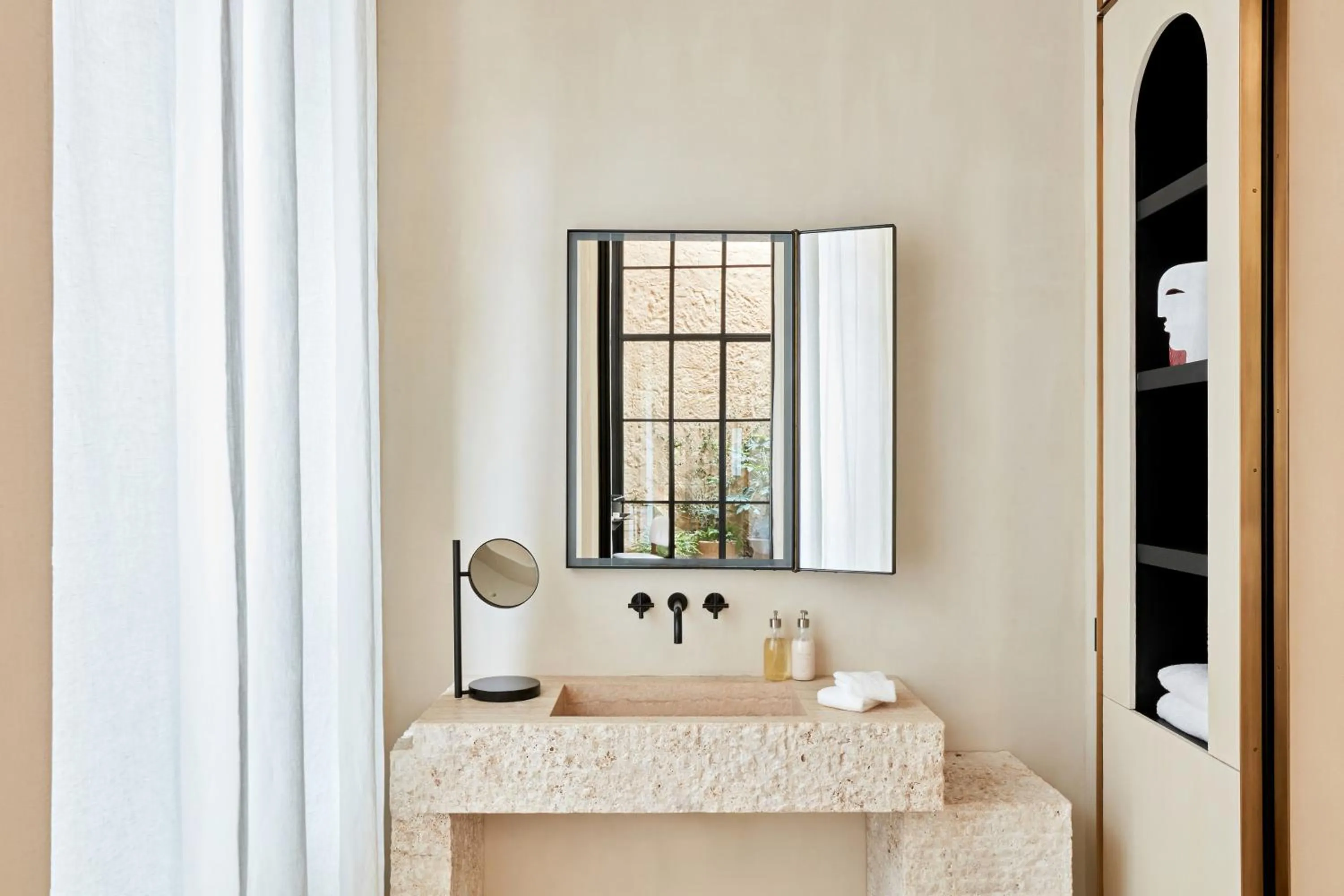 Bathroom in Palazzo Petrvs