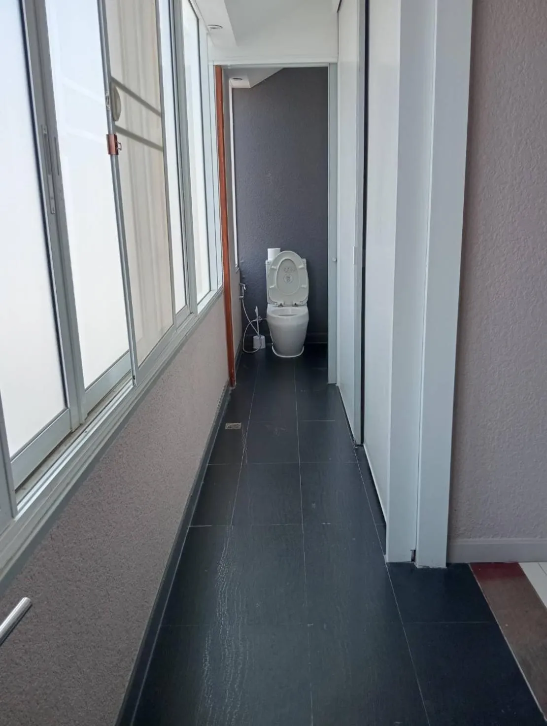 Toilet in Pasadena Lodge