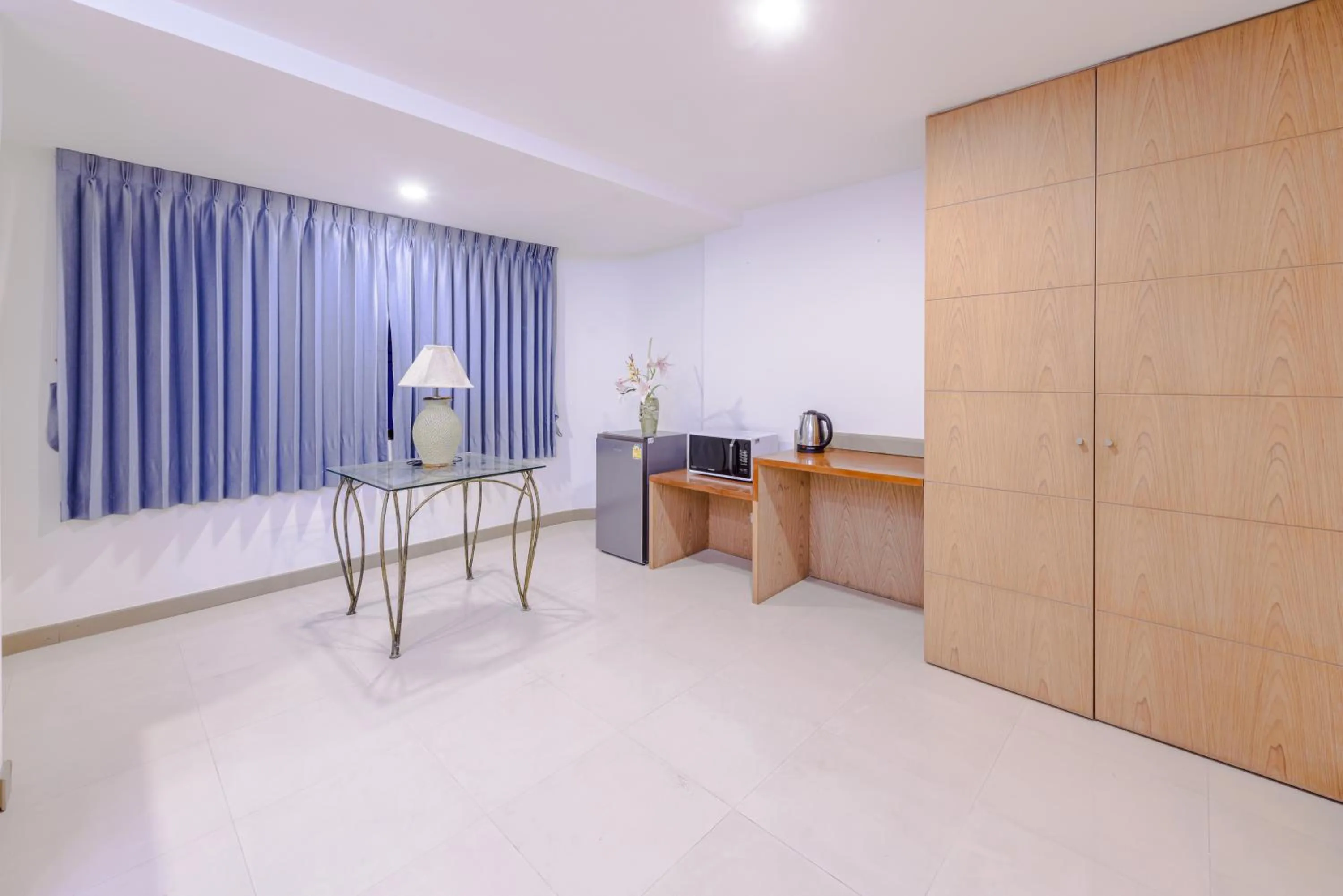 hair dresser in Pasadena Lodge