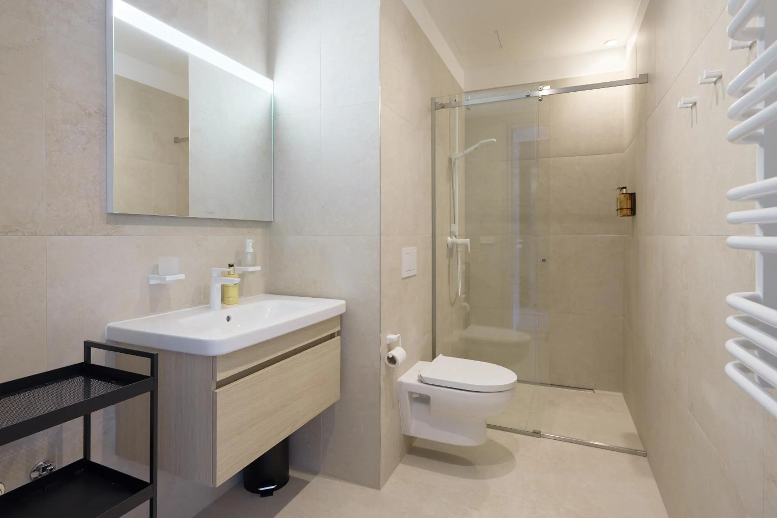 Shower in Bob W Pärnu