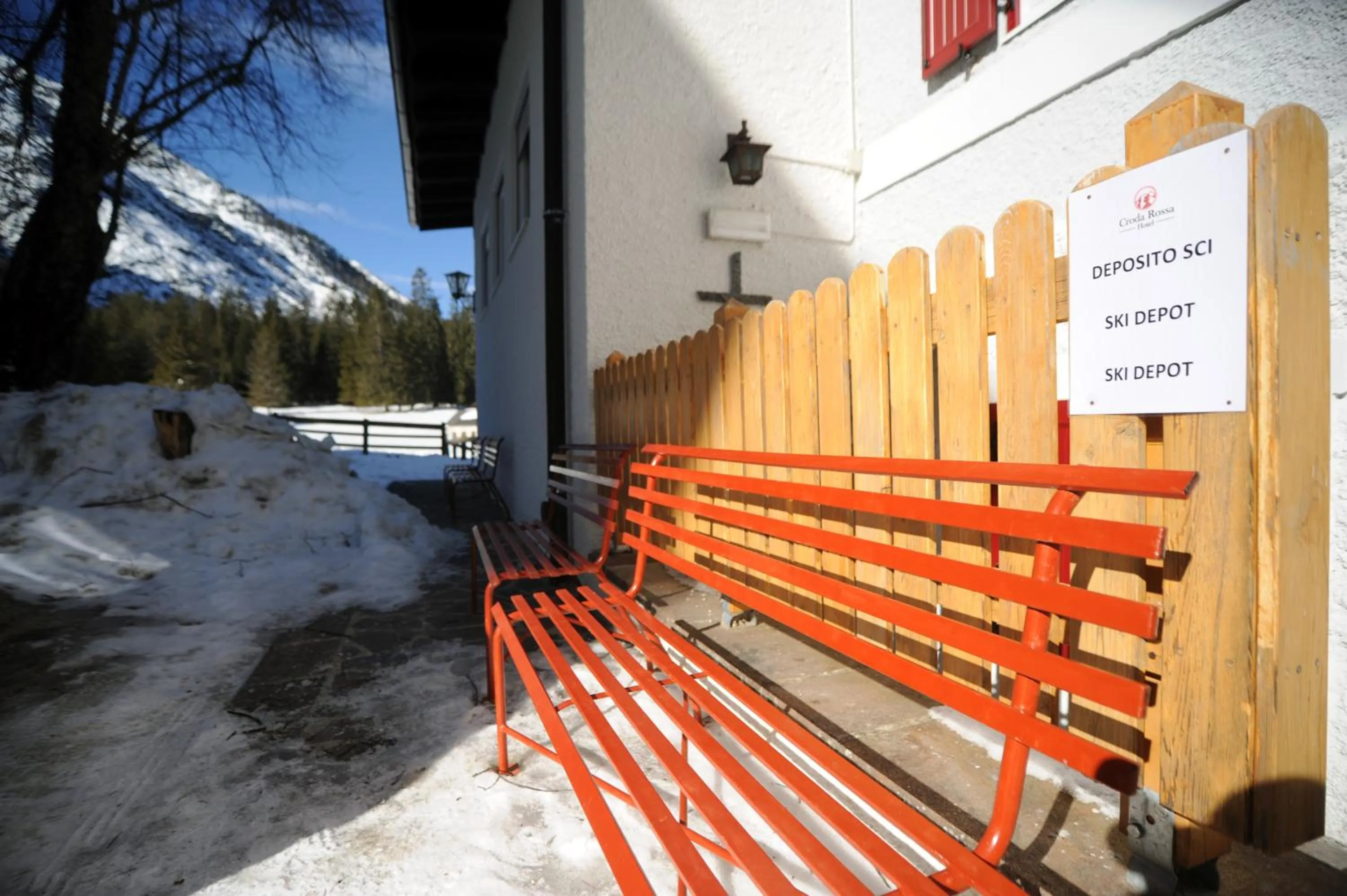 Facade/entrance in Hotel Croda Rossa