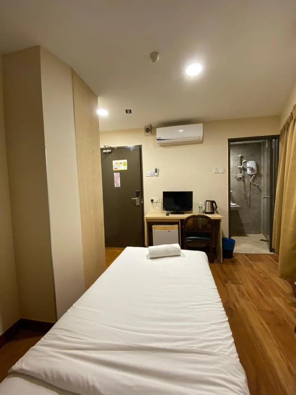 Bed in Hotel Ambassador @ Bukit Bintang