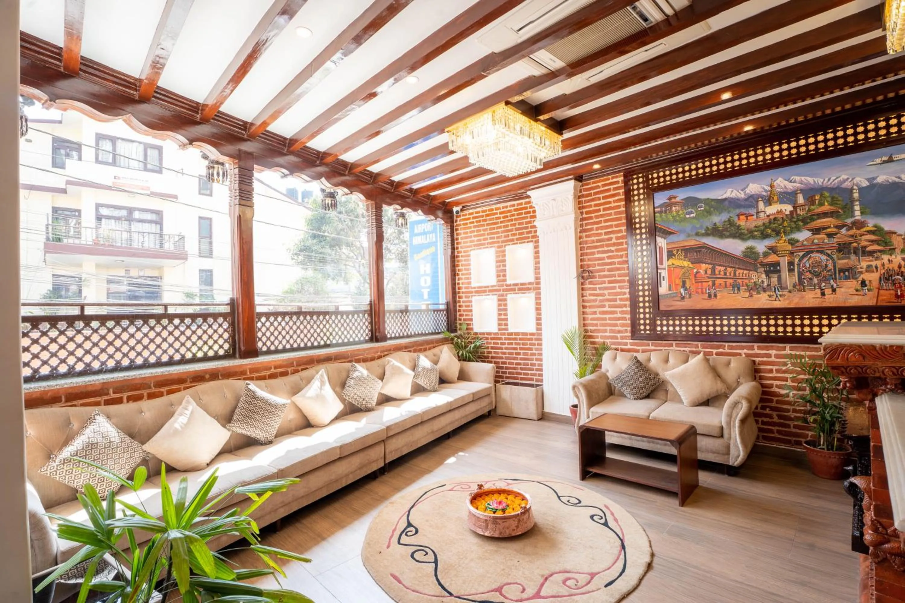 Living room in Airport Himalaya Boutique Hotel