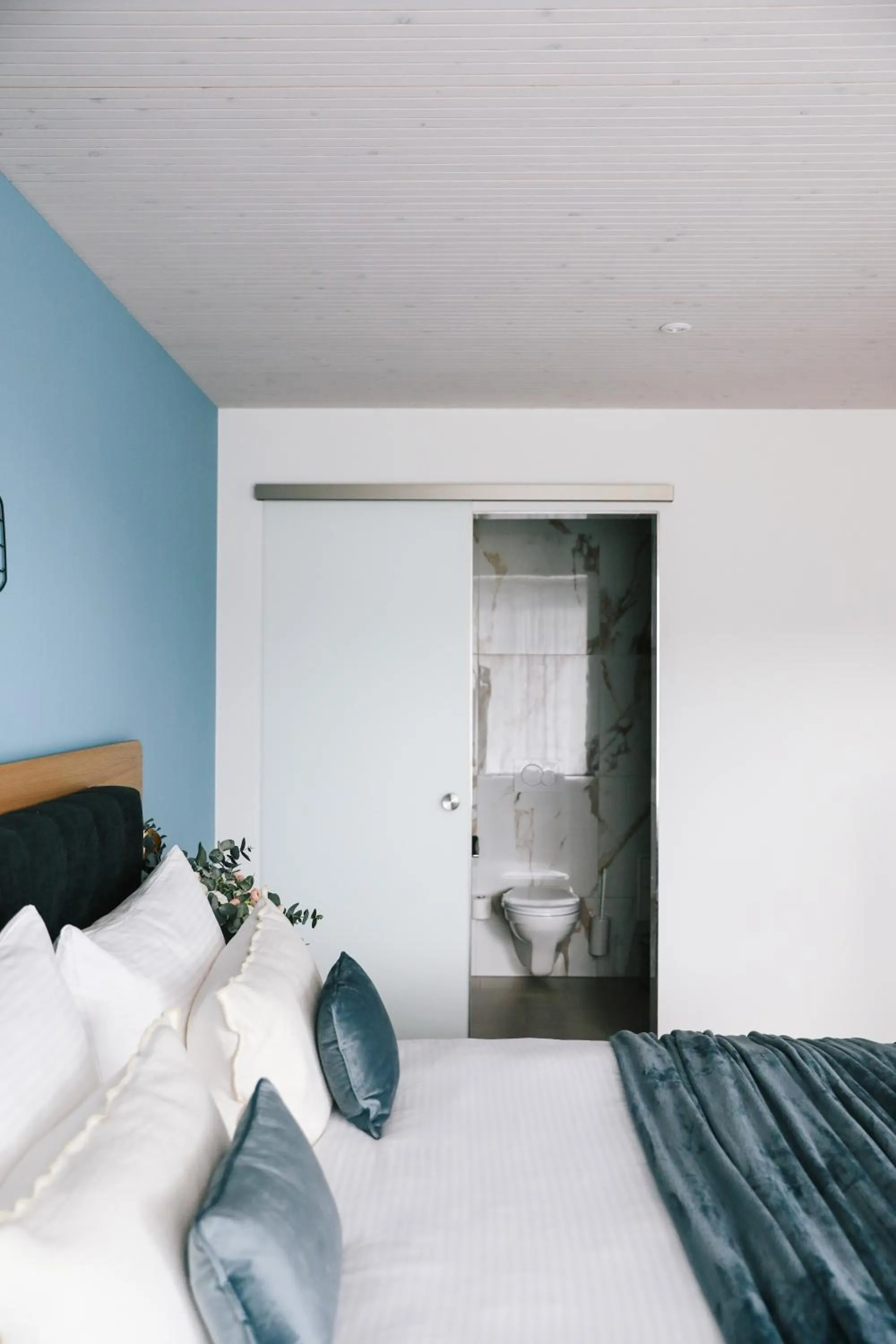 Photo of the whole room, Bed in AMANTE Hotel