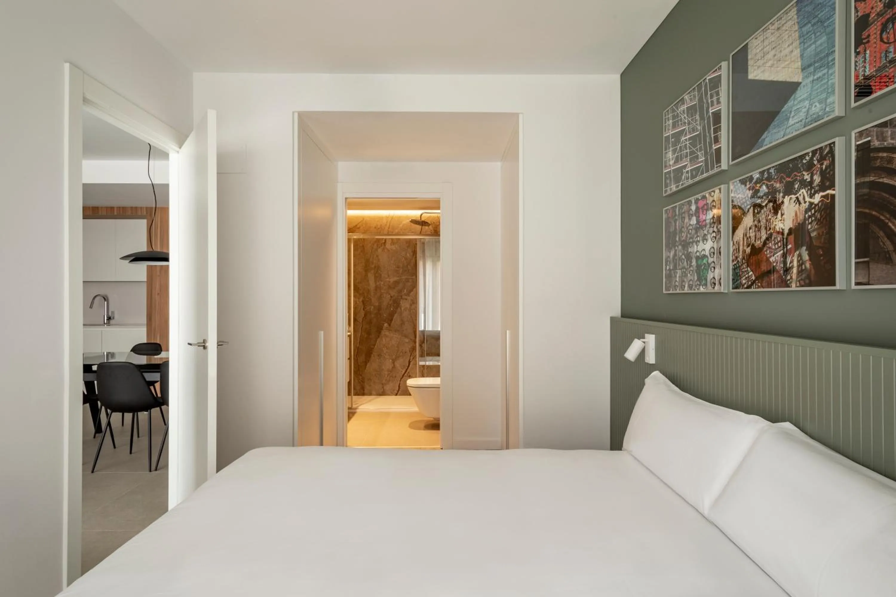 Bed in Europa Apartments