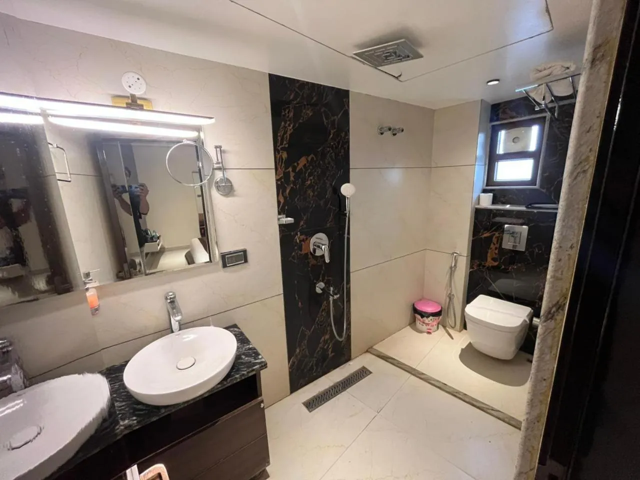 Bathroom in HOTEL SUNCITY PALACE