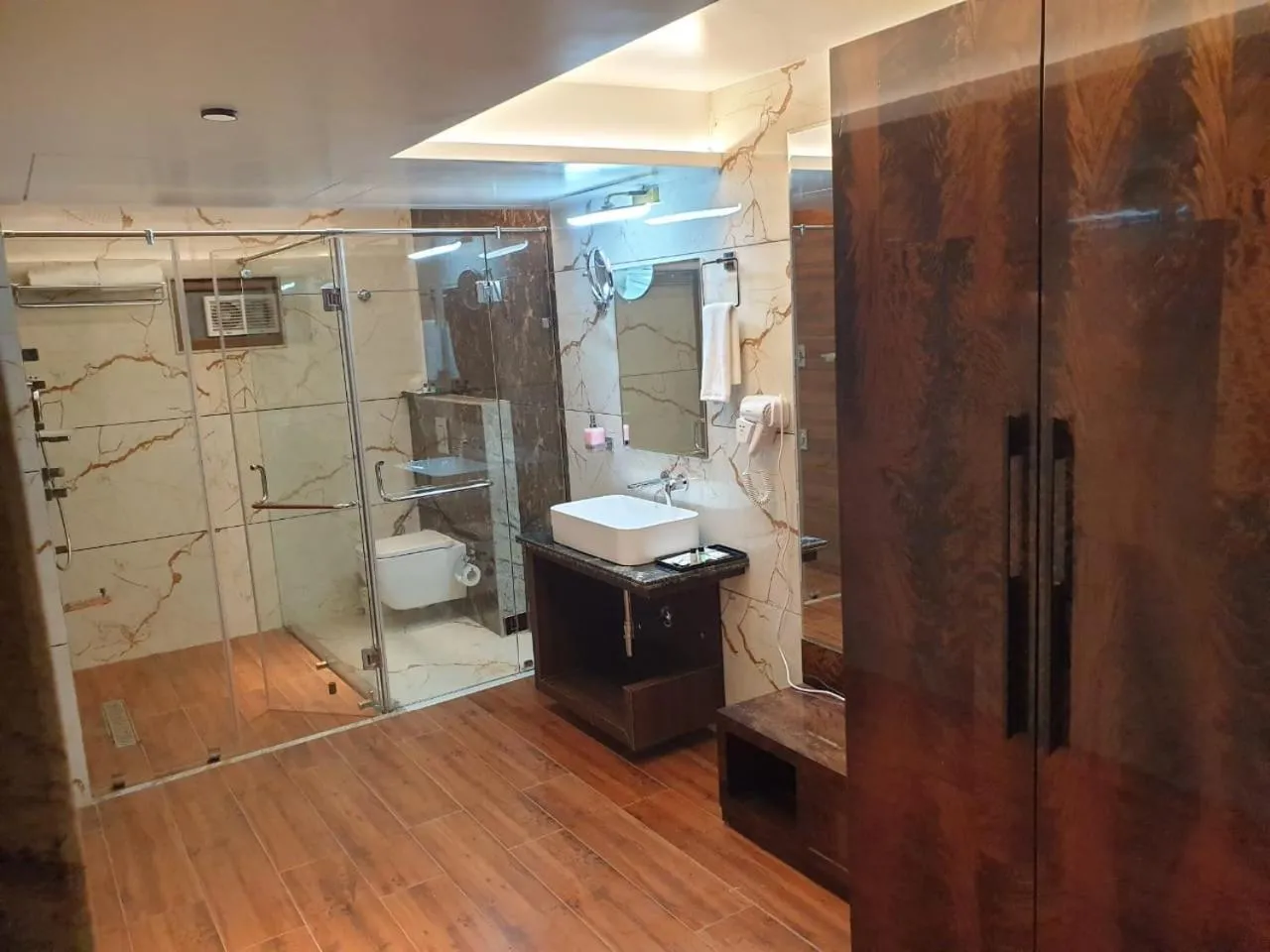 Toilet in HOTEL SUNCITY PALACE