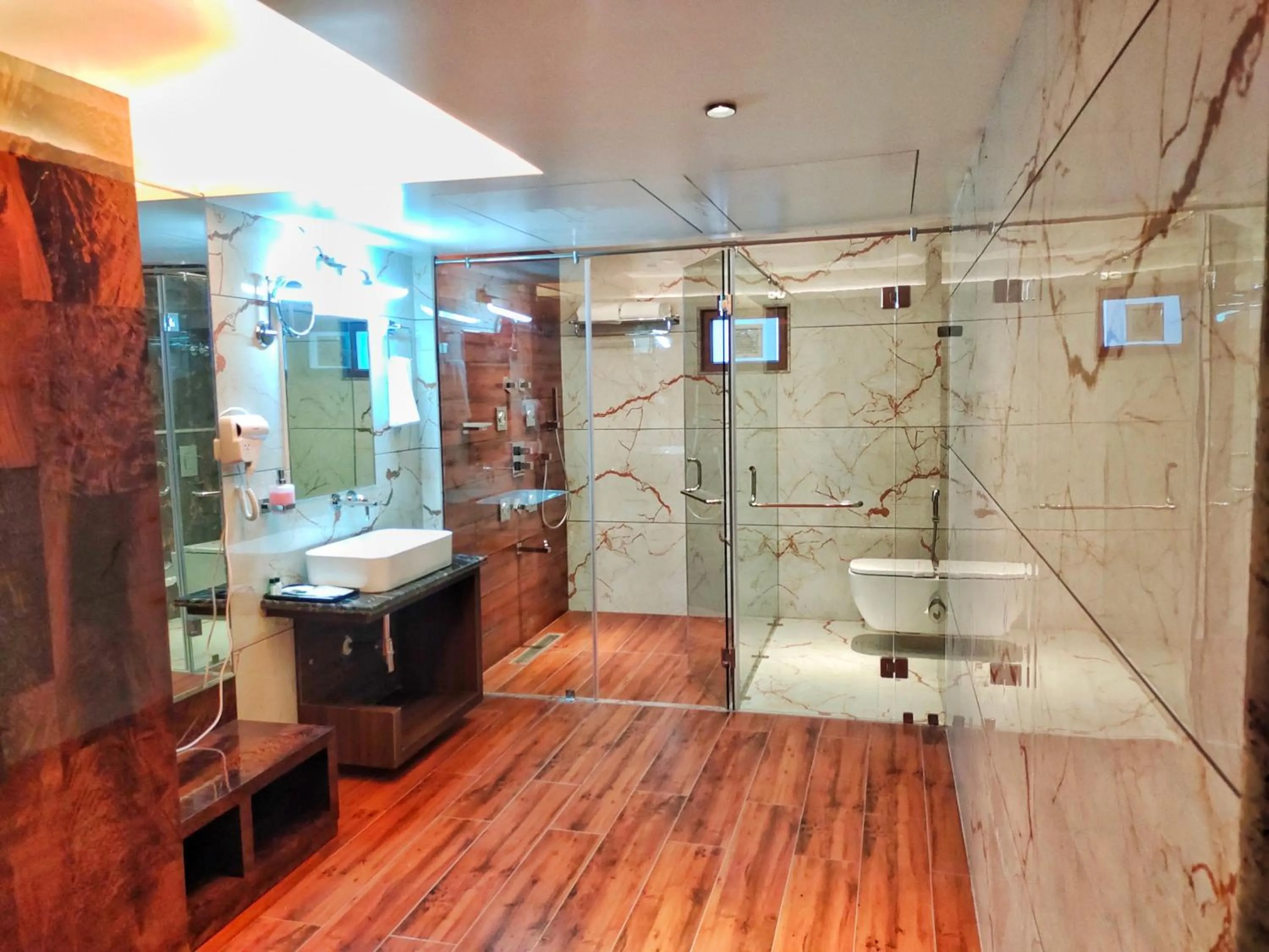 Bathroom in HOTEL SUNCITY PALACE