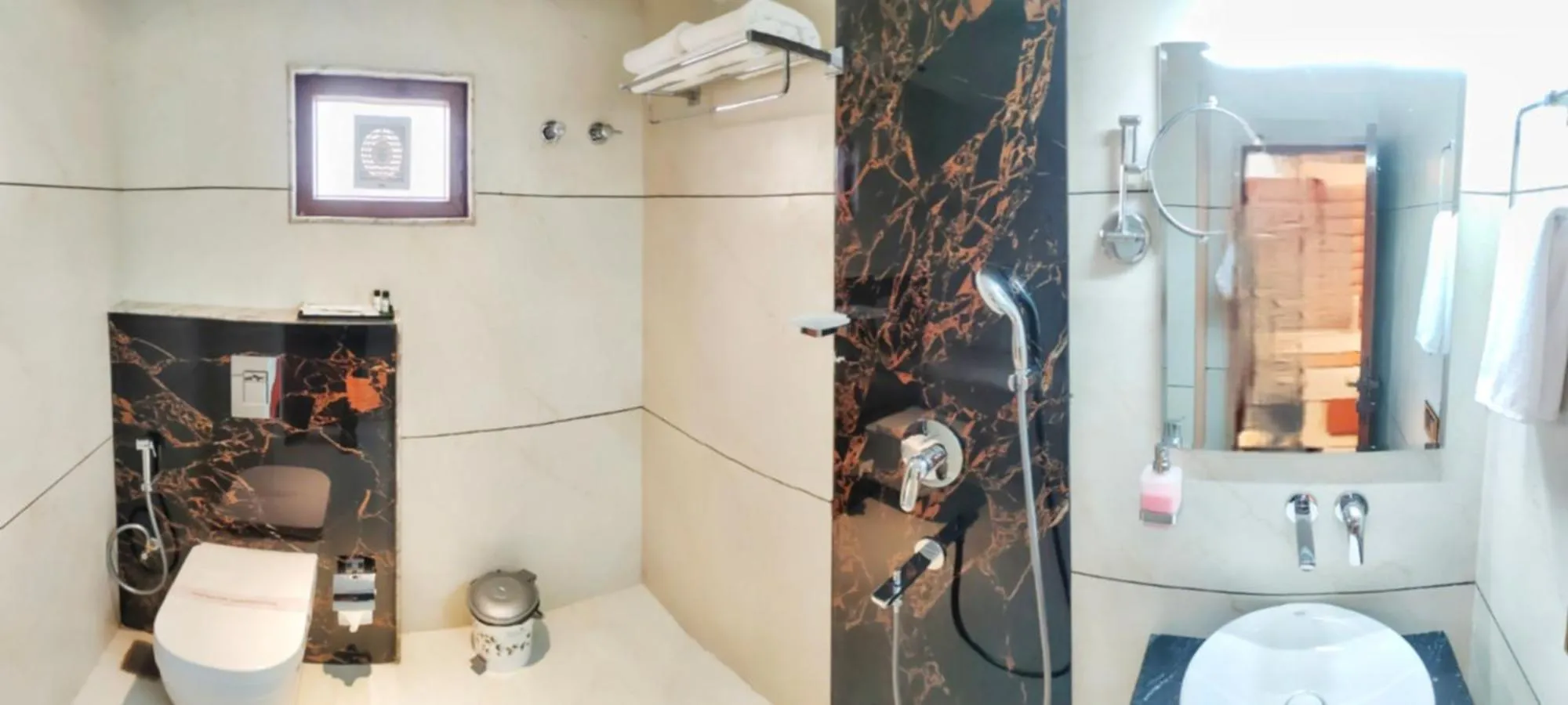 Bathroom in HOTEL SUNCITY PALACE