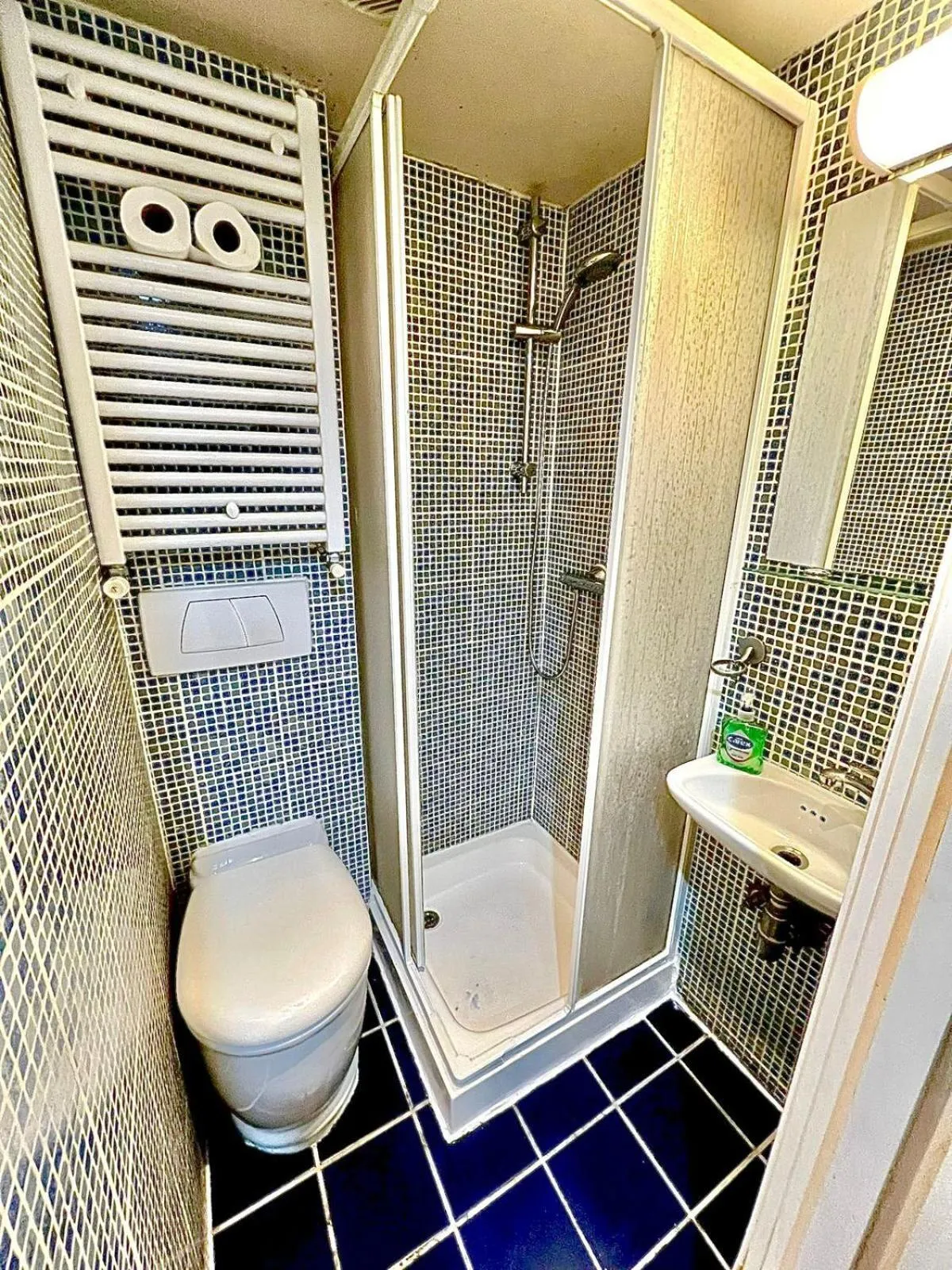 Bathroom in Modern Studios Close To Hyde Park