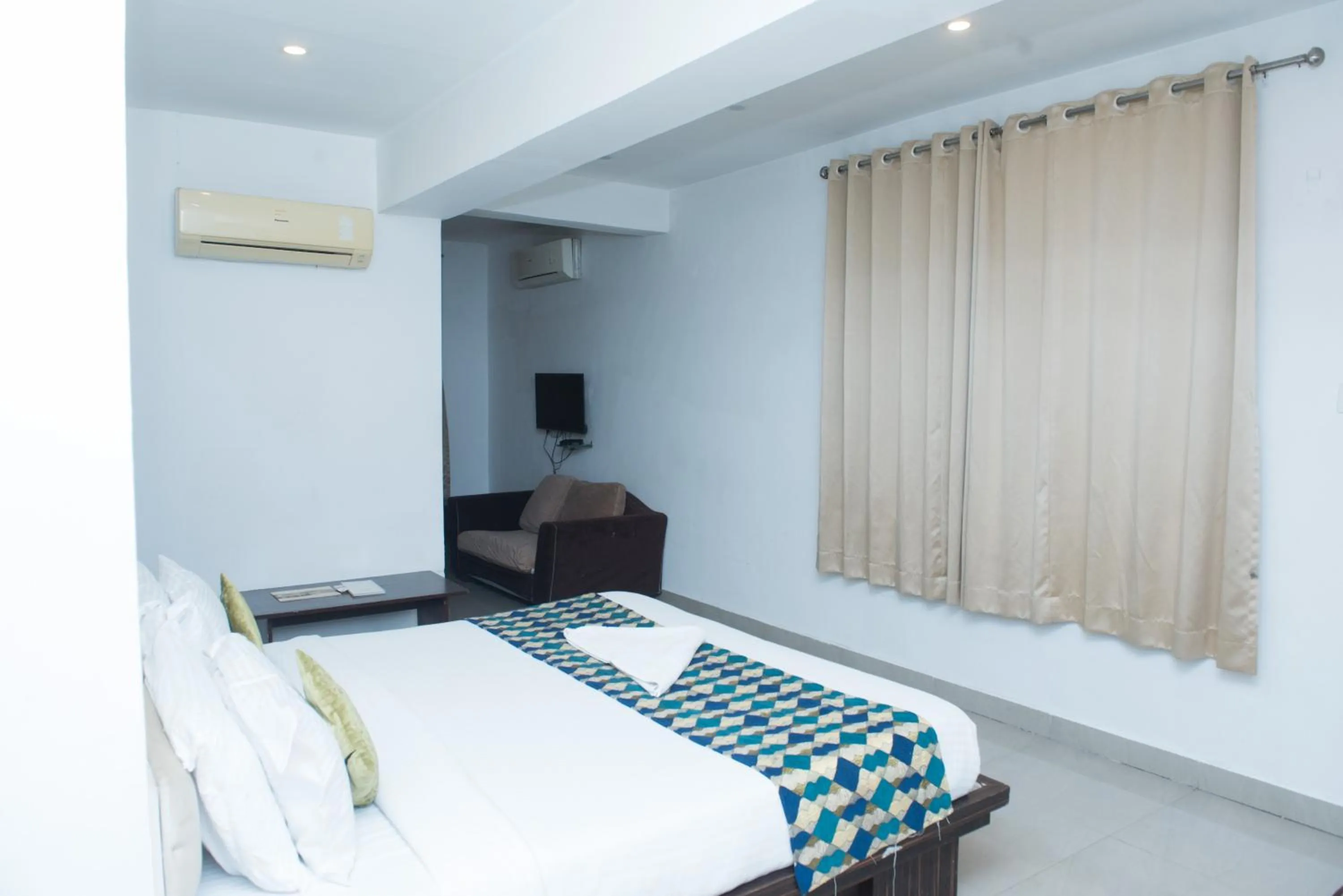 View (from property/room), Bed in Hotel Balaji Central