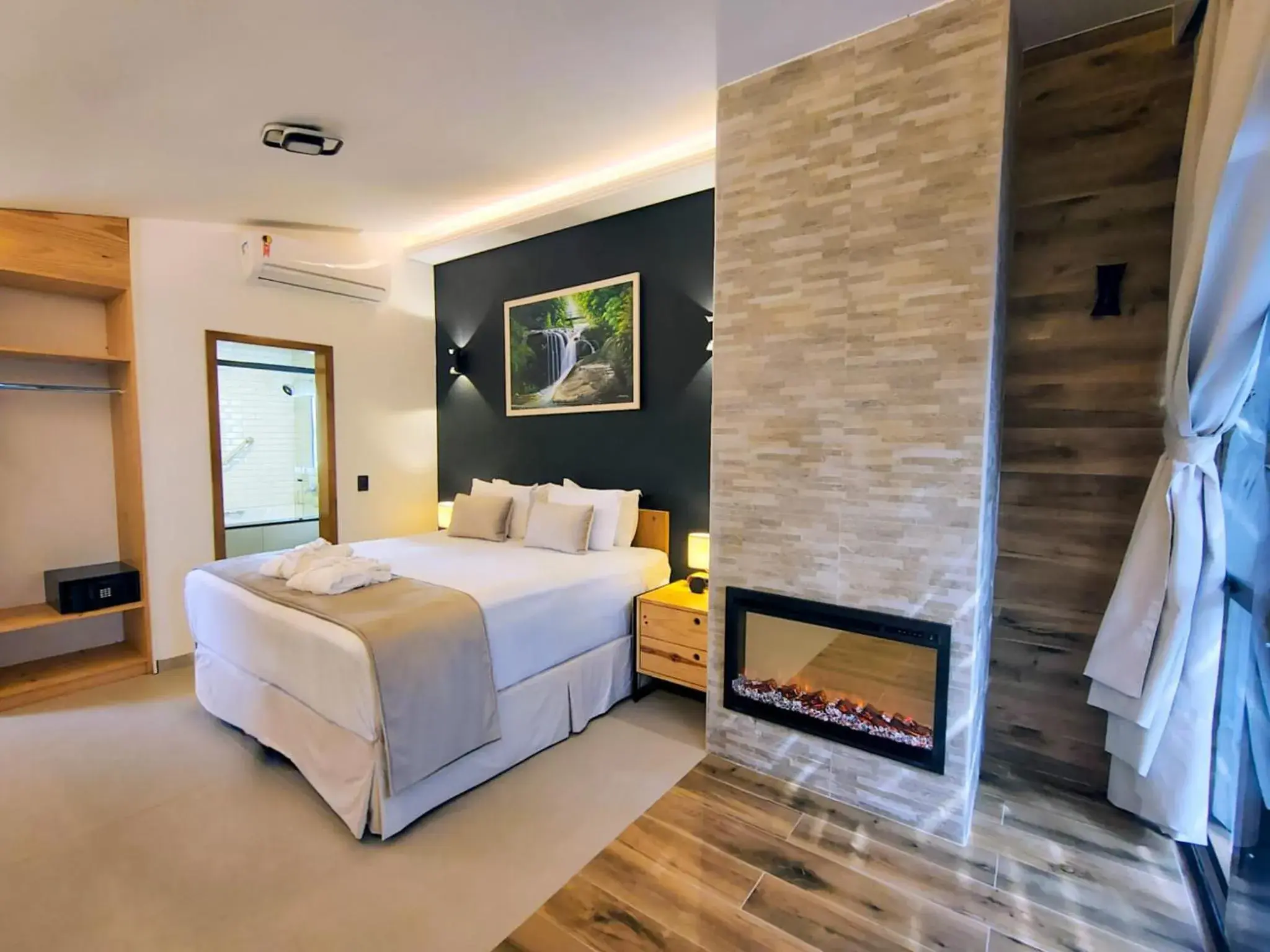 Chalé Luxo in Hotel Boutique Vinícola Araucária by Slaviero Hotéis Chalé Luxo in Hotel Boutique Vinícola Araucária by Slaviero Hotéis