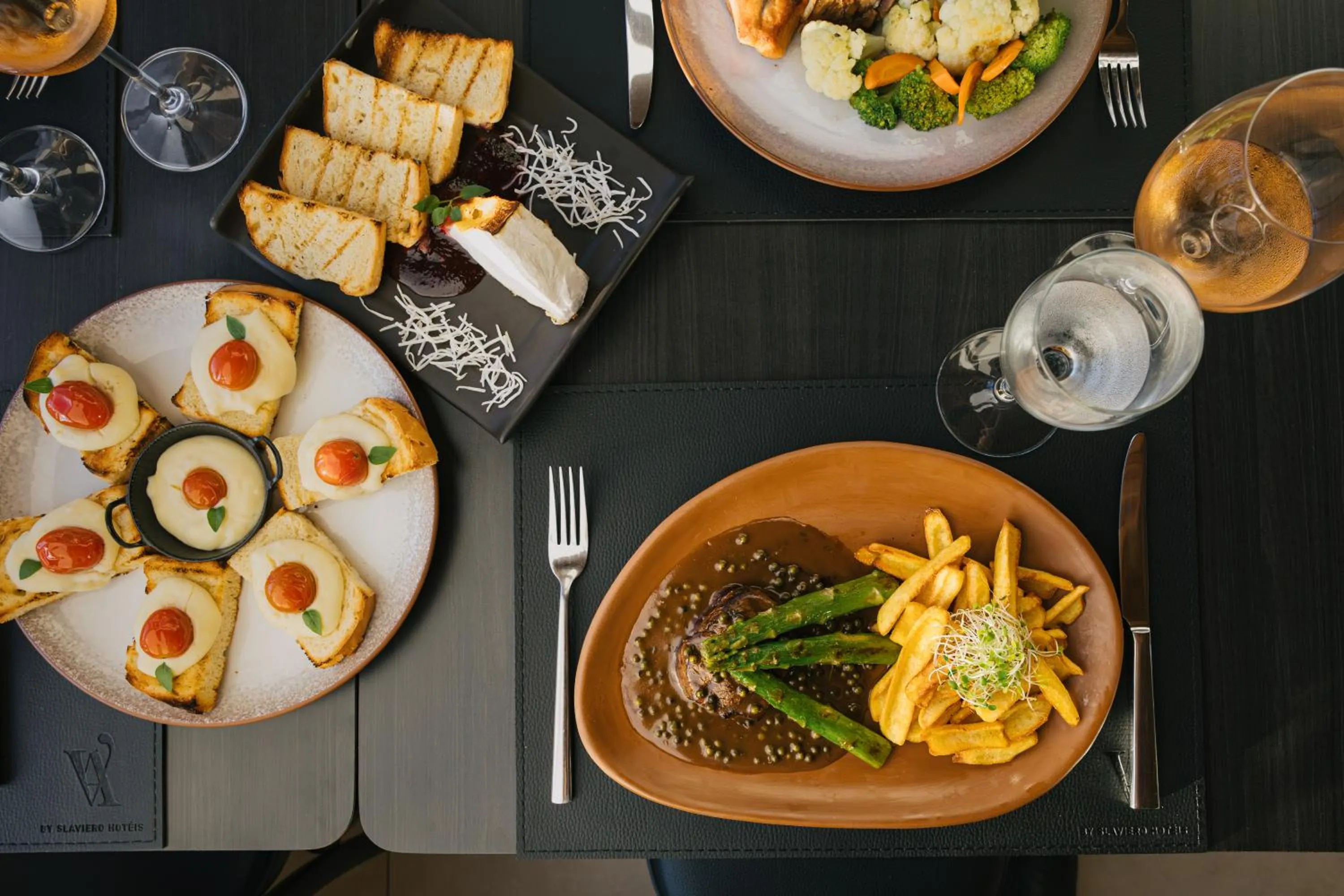 Restaurant/places to eat in Hotel Boutique Vinícola Araucária by Slaviero Hotéis