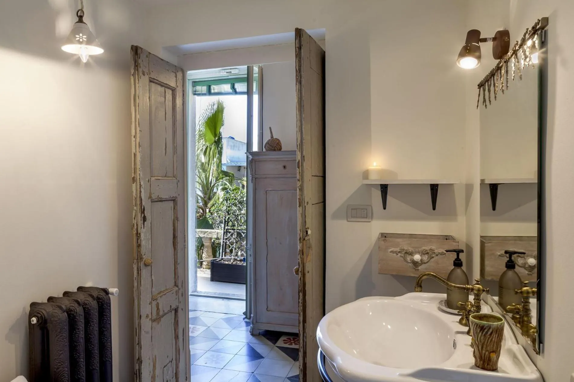 Bathroom in Palazzo Siena - Home & More