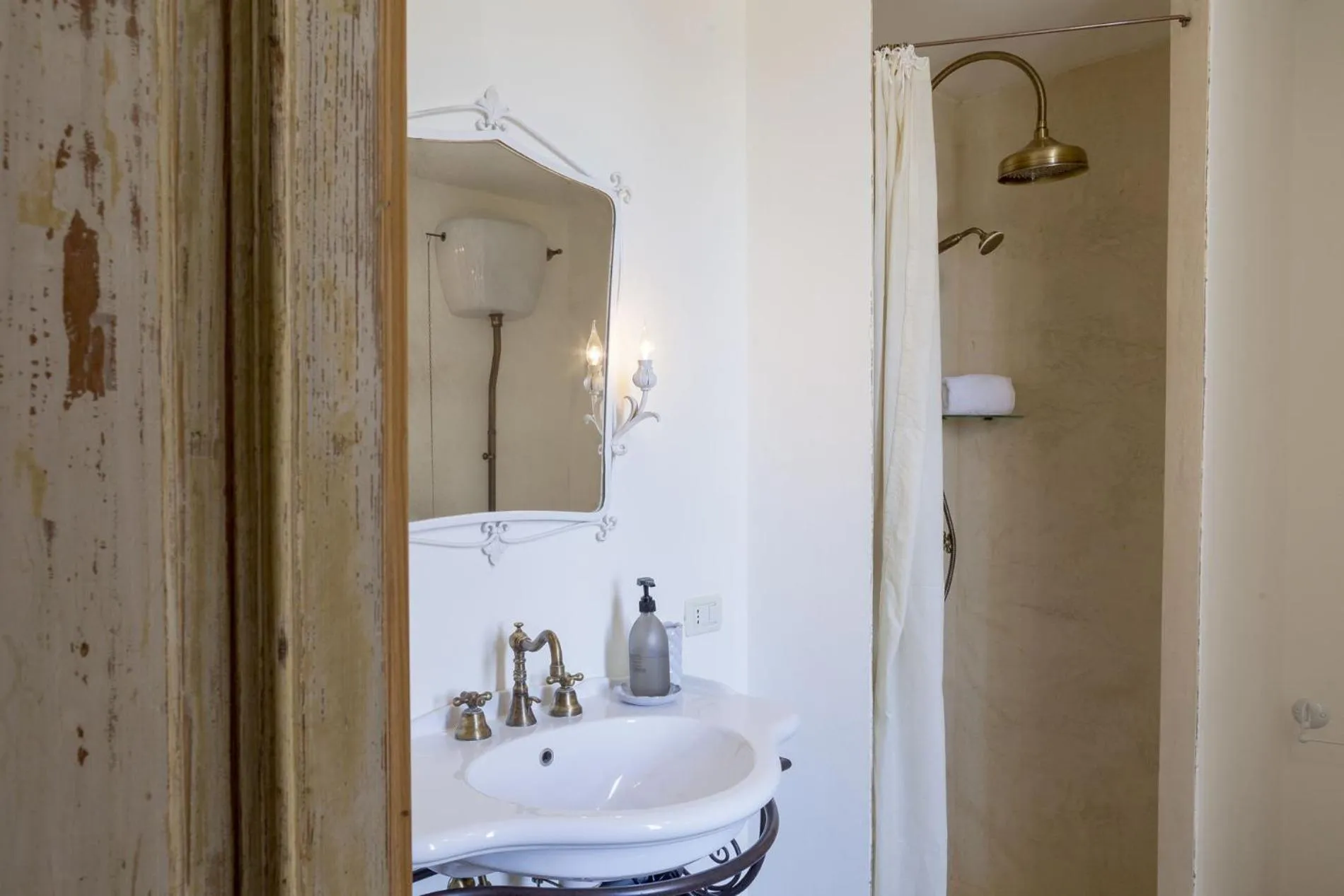 Bathroom in Palazzo Siena - Home & More