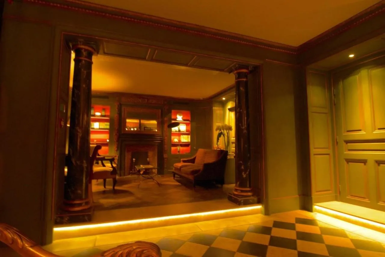 Decorative detail in Hôtel du Vieux Marais