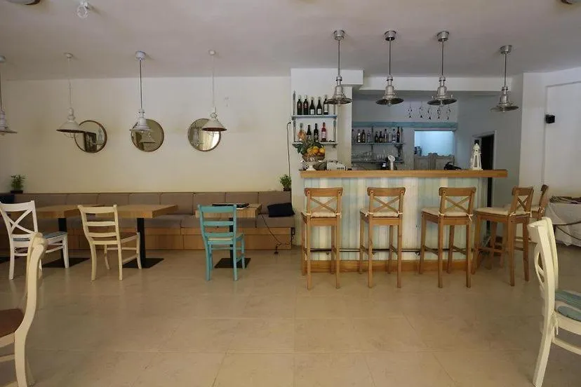 Restaurant/places to eat in SUNARITA