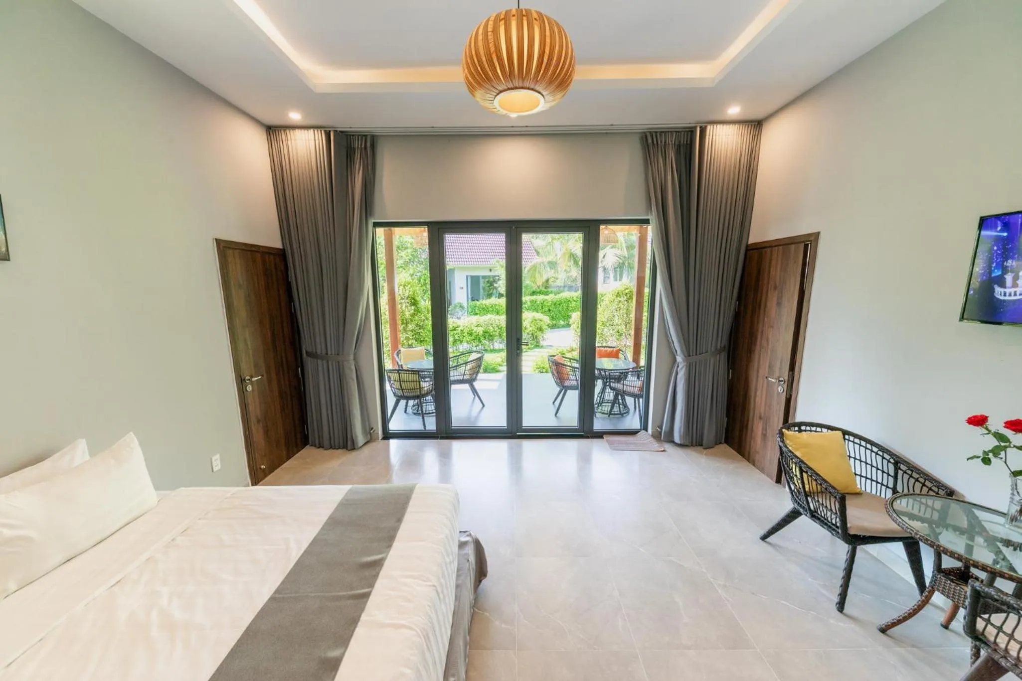 TV and multimedia, Bed in Emerald Garden Retreat