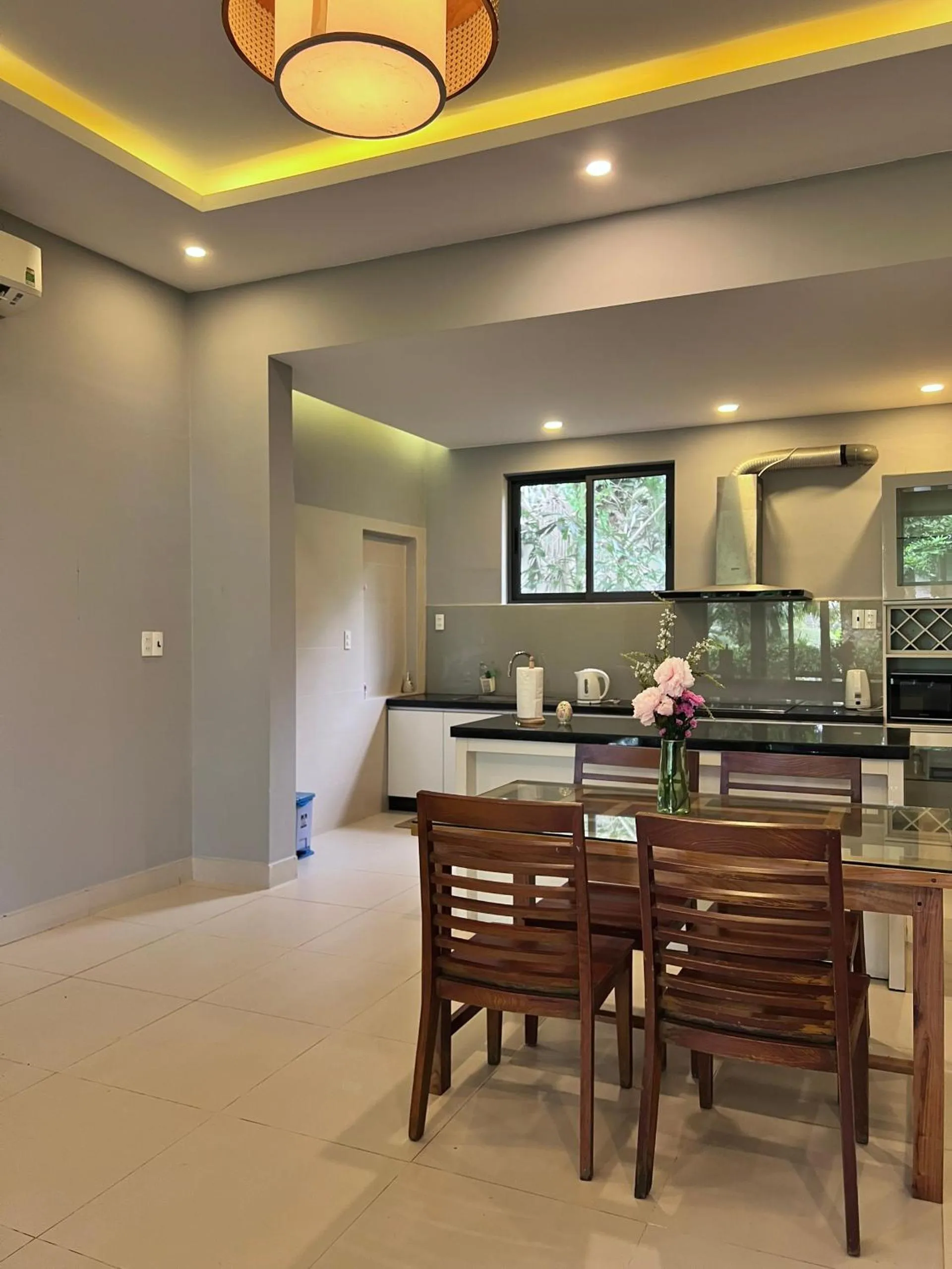 Kitchen or kitchenette in Emerald Garden Retreat