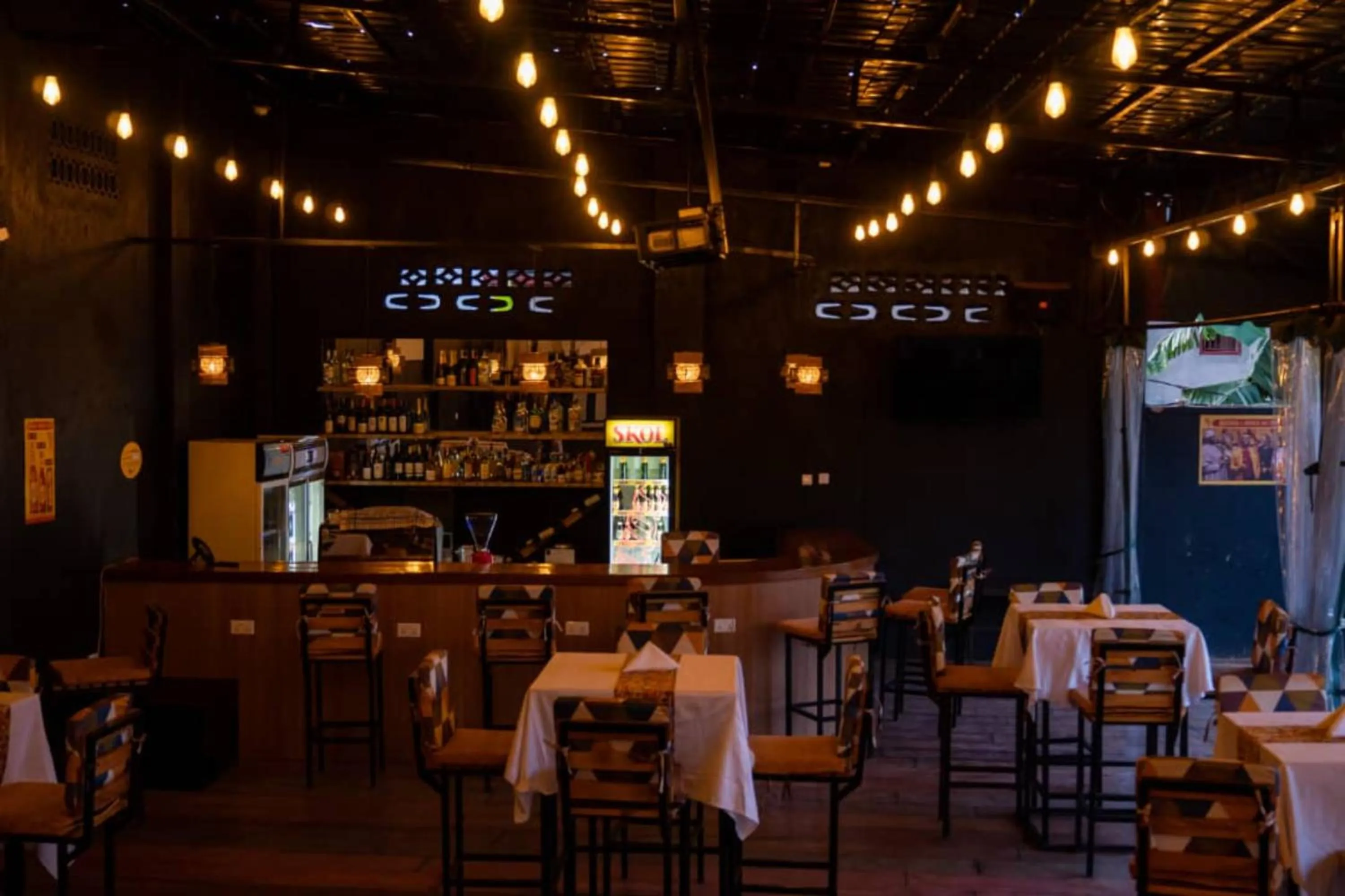 Restaurant/places to eat in Amariah Villa