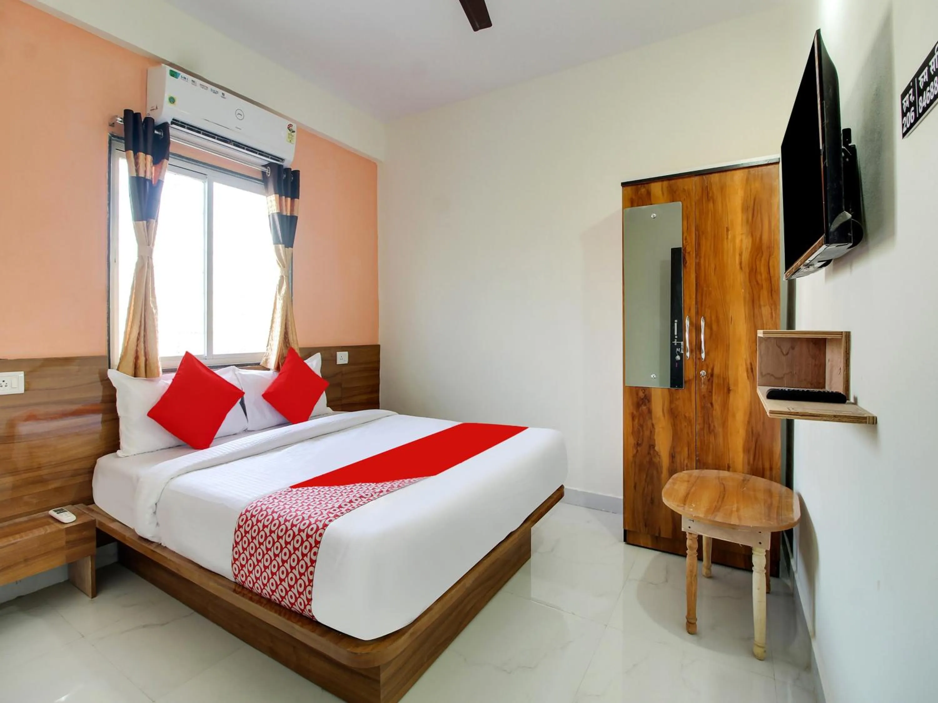 Lobby or reception in Hotel O Silver 9