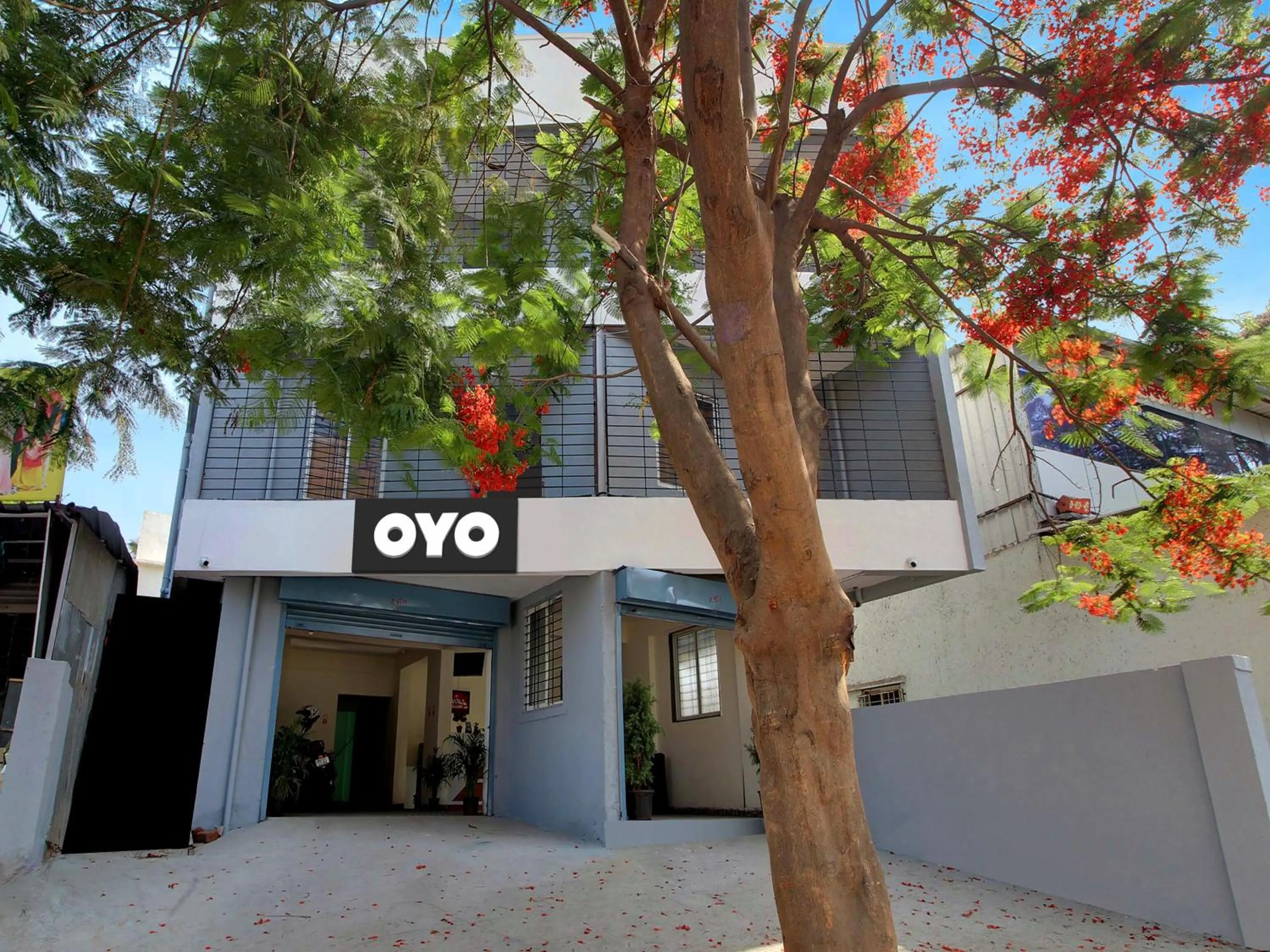 Facade/entrance in Hotel O Silver 9
