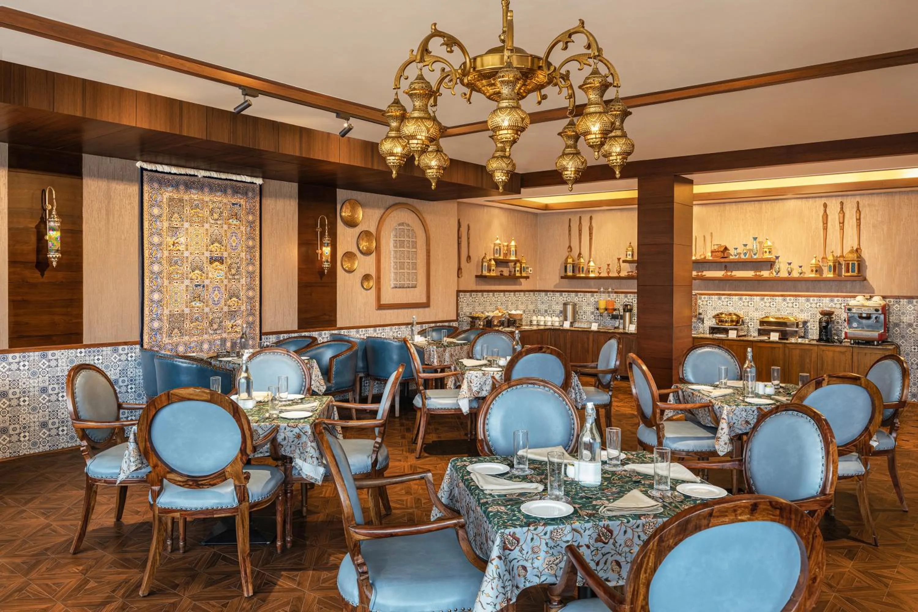 Restaurant/places to eat in WelcomHeritage Grand, Srinagar