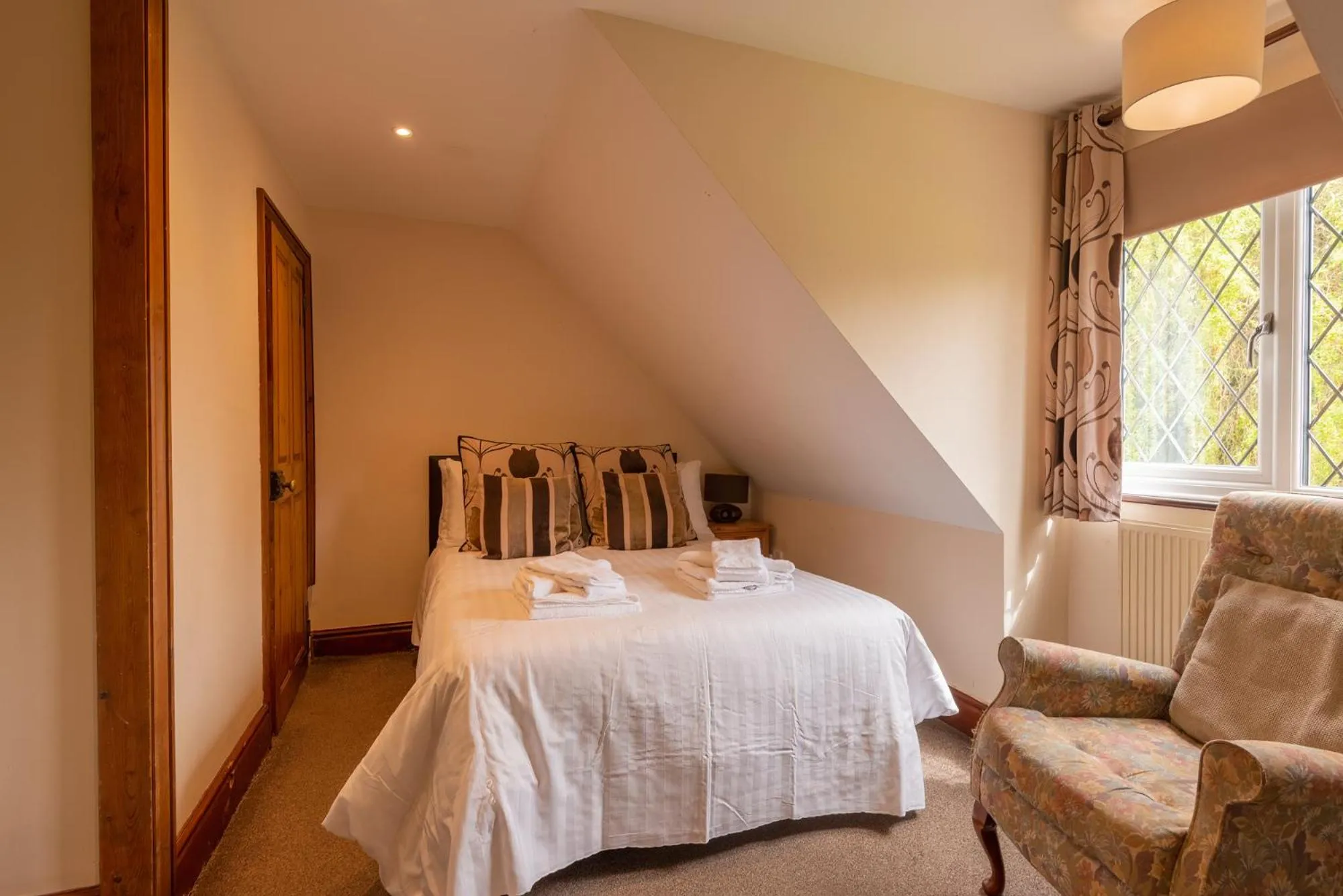 Bedroom, Bed in Bridge Hotel Brandon