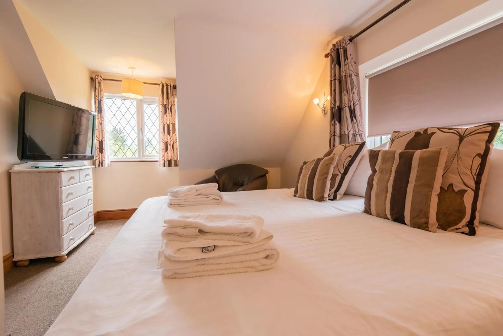 Bedroom, Bed in Bridge Hotel Brandon