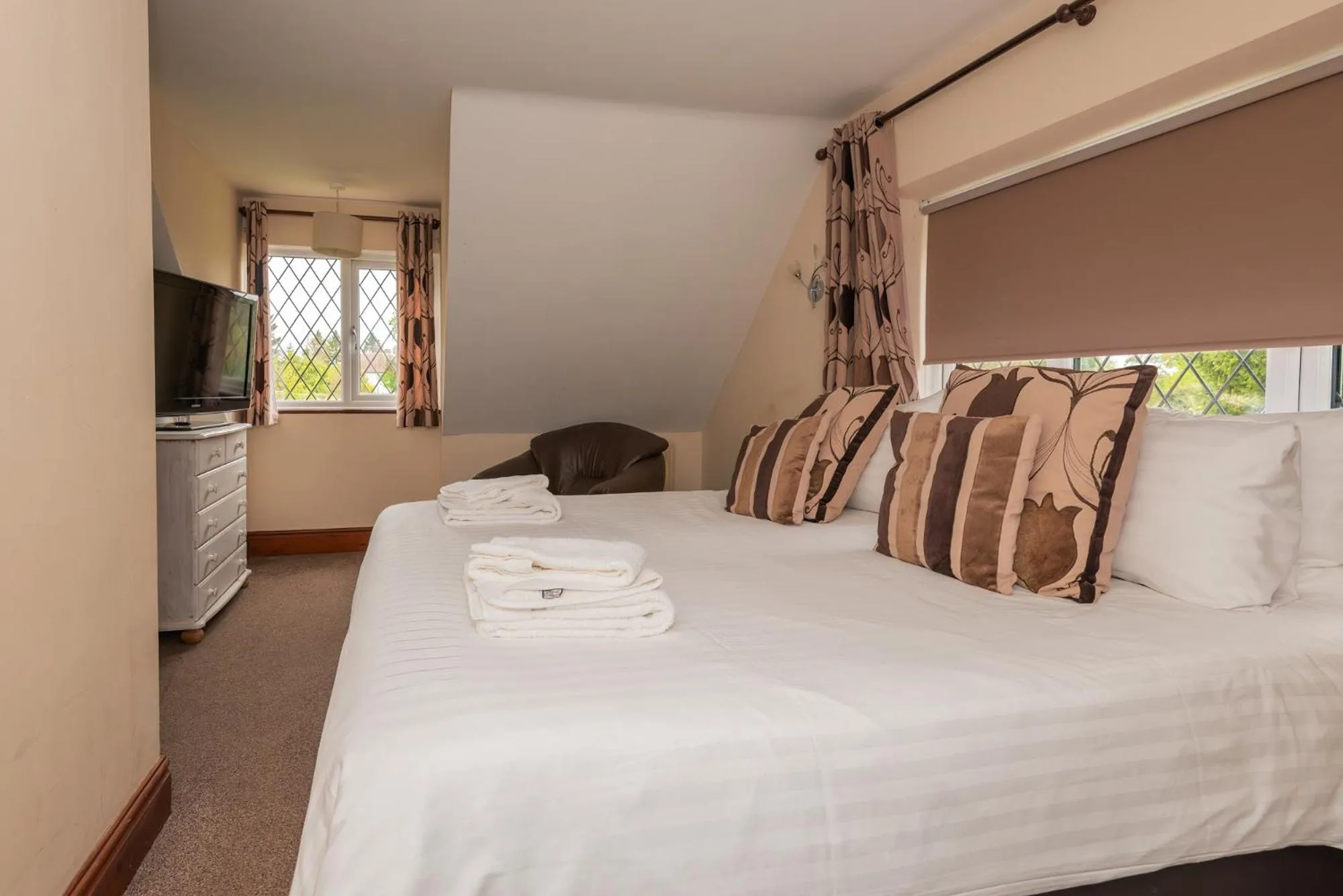 Bedroom, Bed in Bridge Hotel Brandon