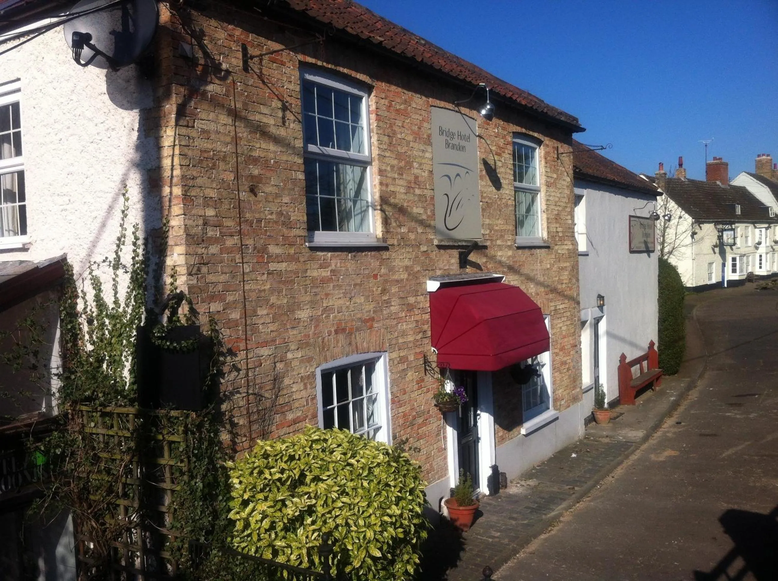 Facade/entrance in Bridge Hotel Brandon
