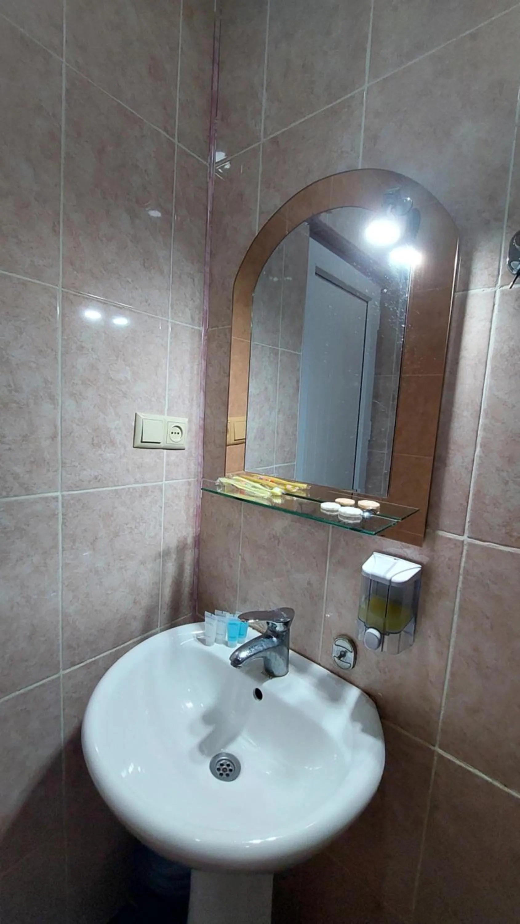 Bathroom in Hotel Max Comfort