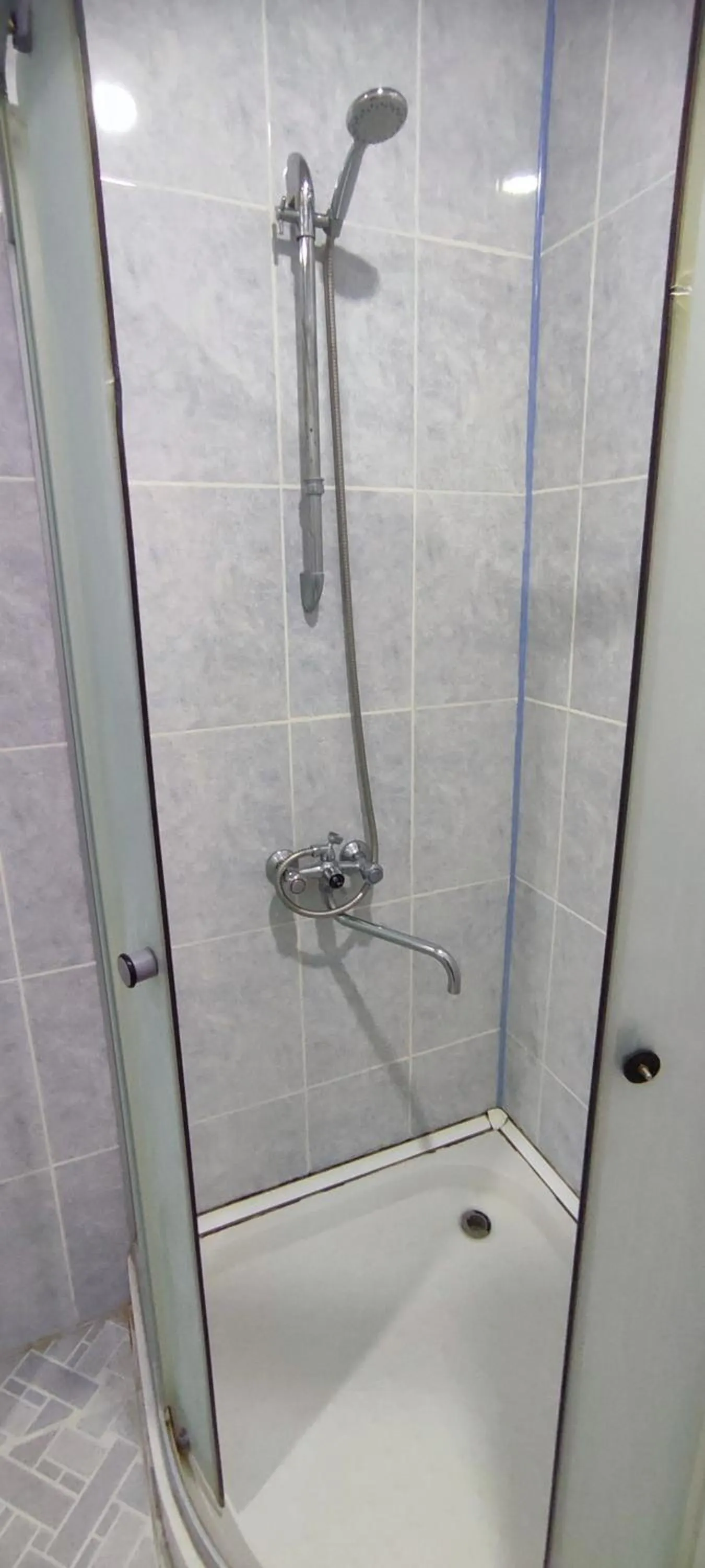 Shower in Hotel Max Comfort