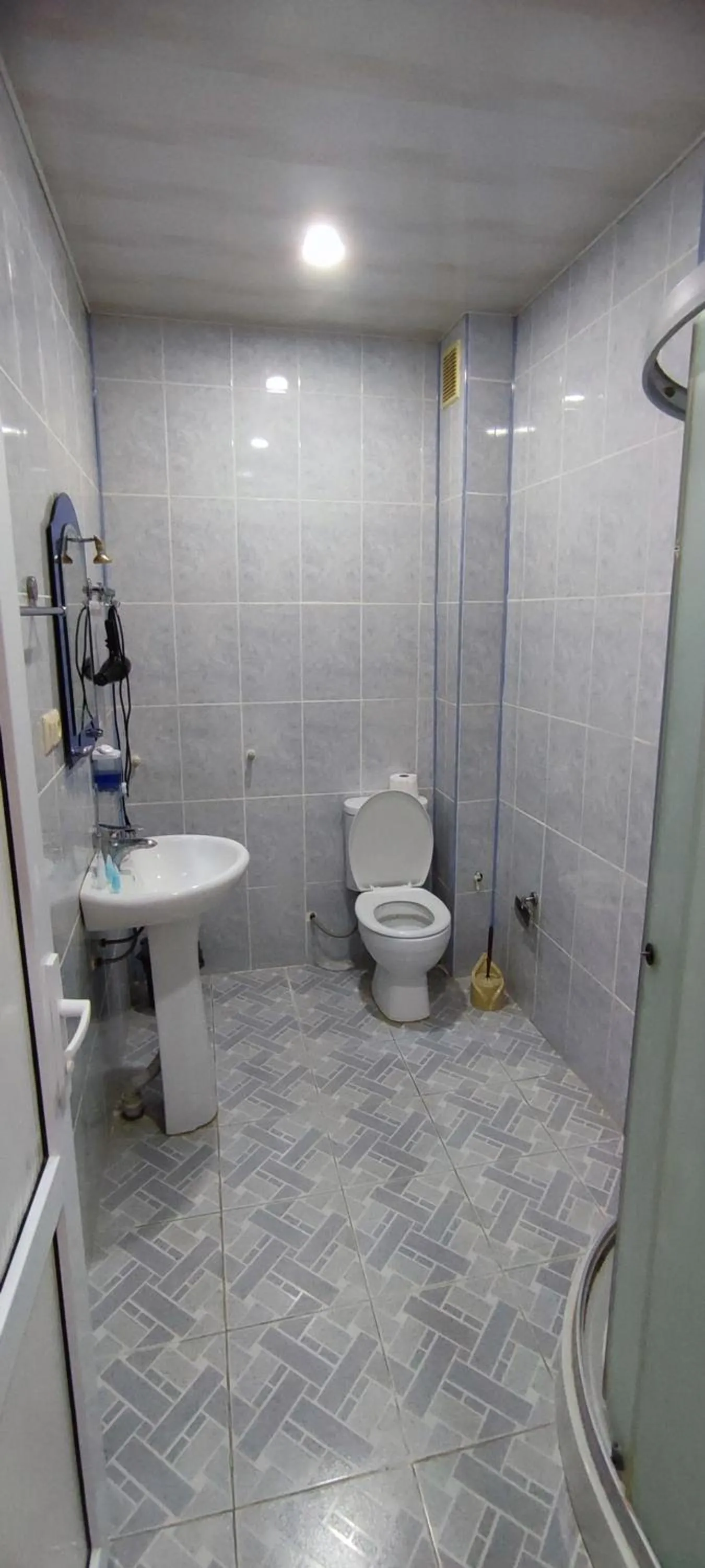 Bathroom in Hotel Max Comfort