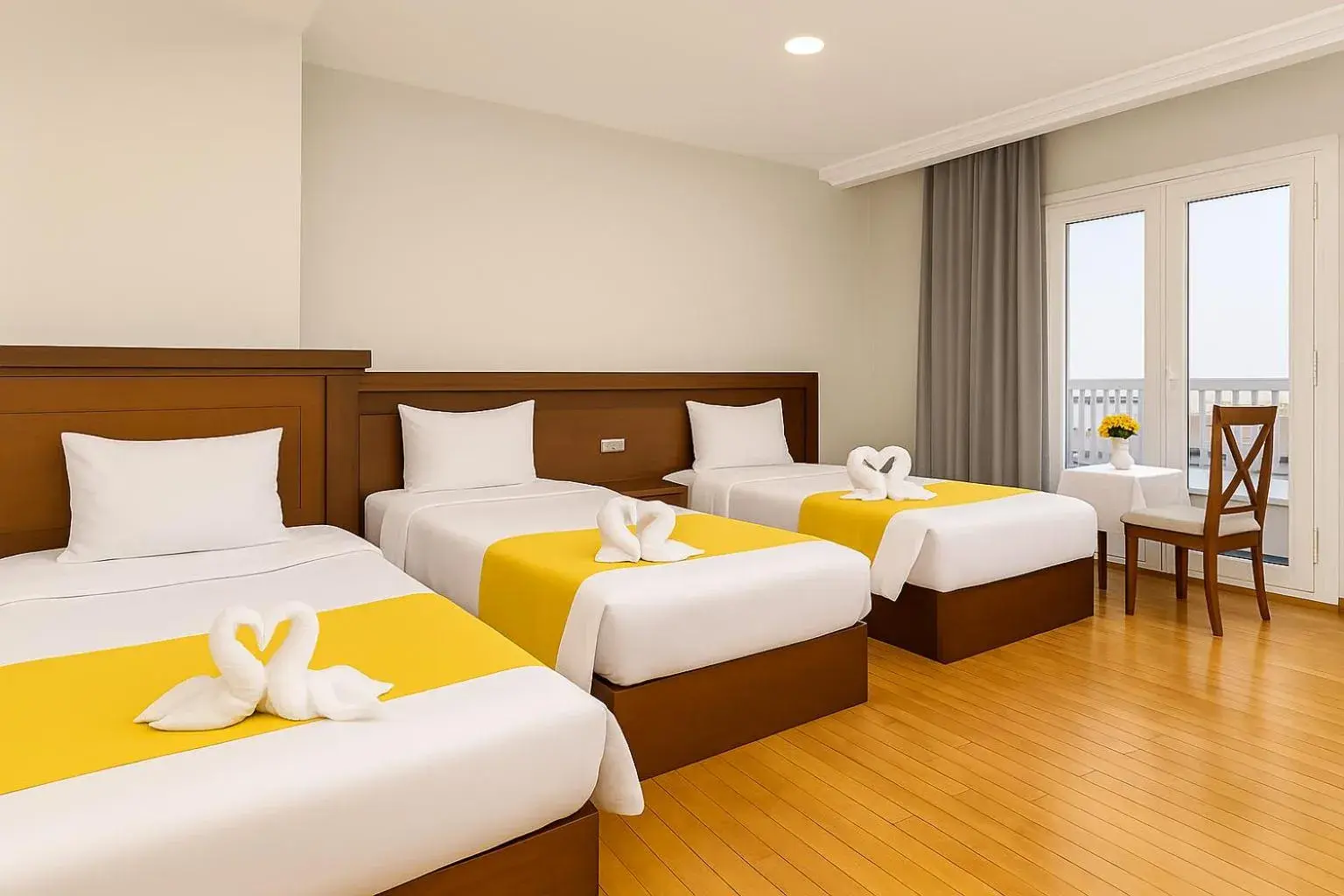 Deluxe Triple Room in Miramar Evergreen Hotel Deluxe Triple Room in Miramar Evergreen Hotel