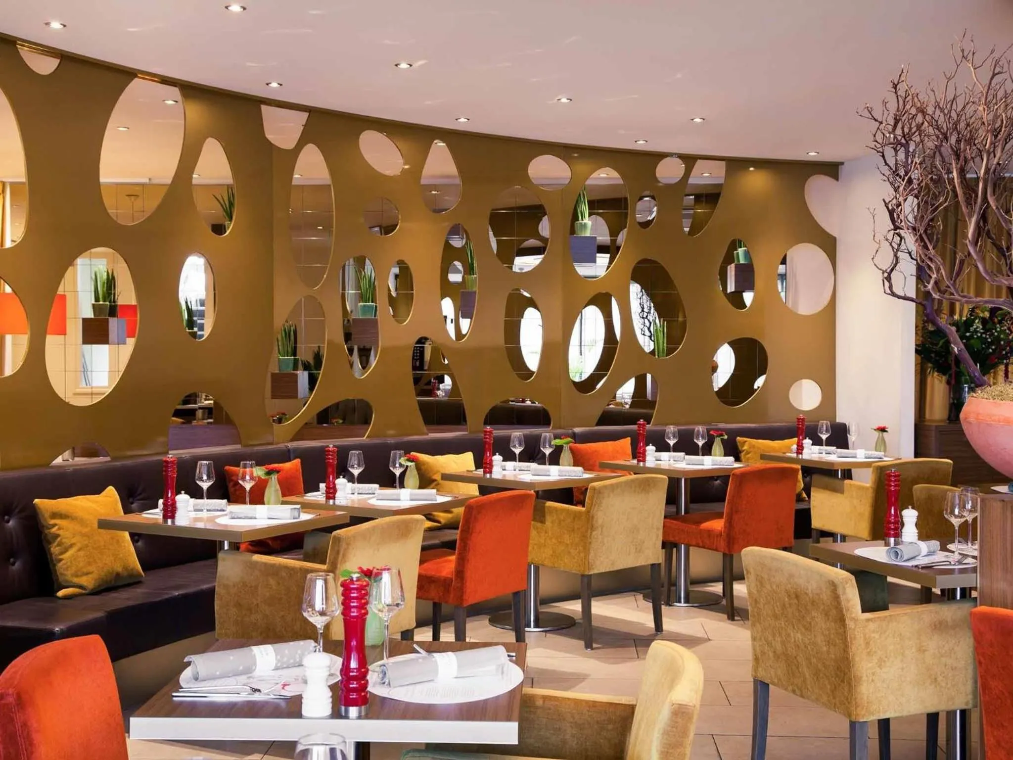 Restaurant/places to eat in Mercure Hotel Groningen Martiniplaza