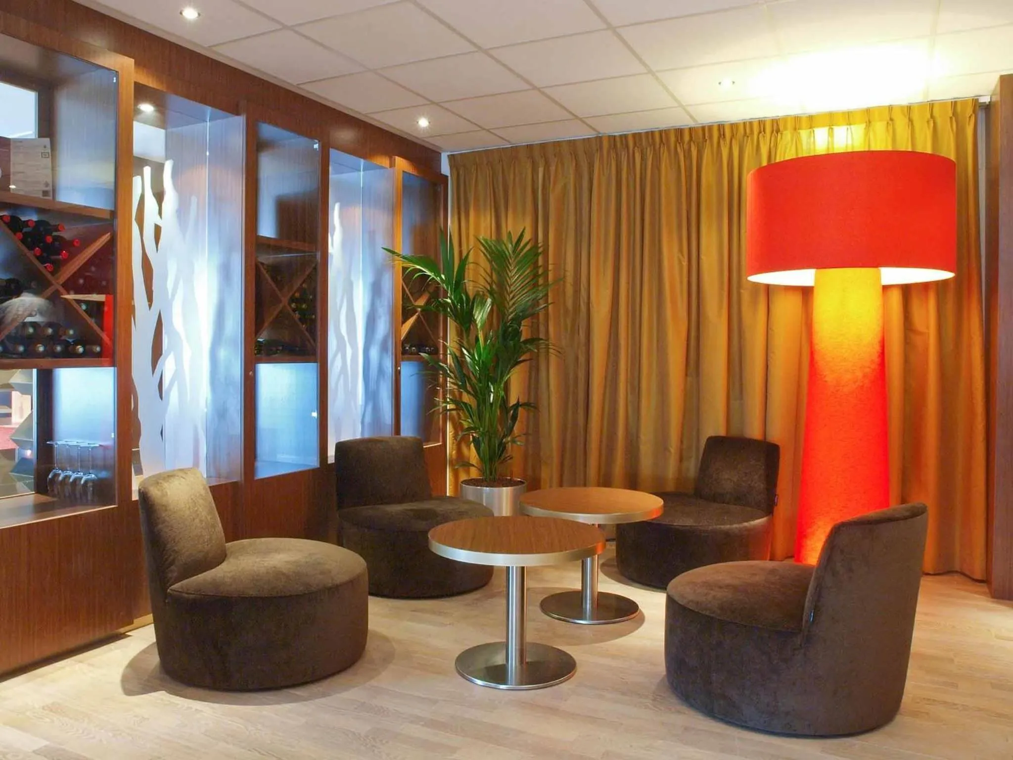 Lounge or bar in Mercure Hotel Groningen Martiniplaza