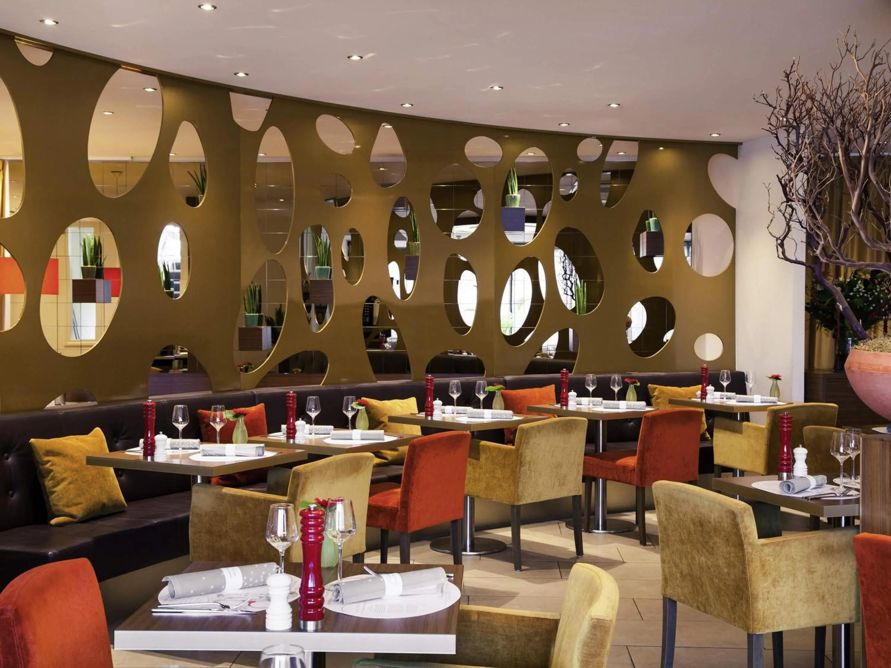 Restaurant/places to eat in Mercure Hotel Groningen Martiniplaza