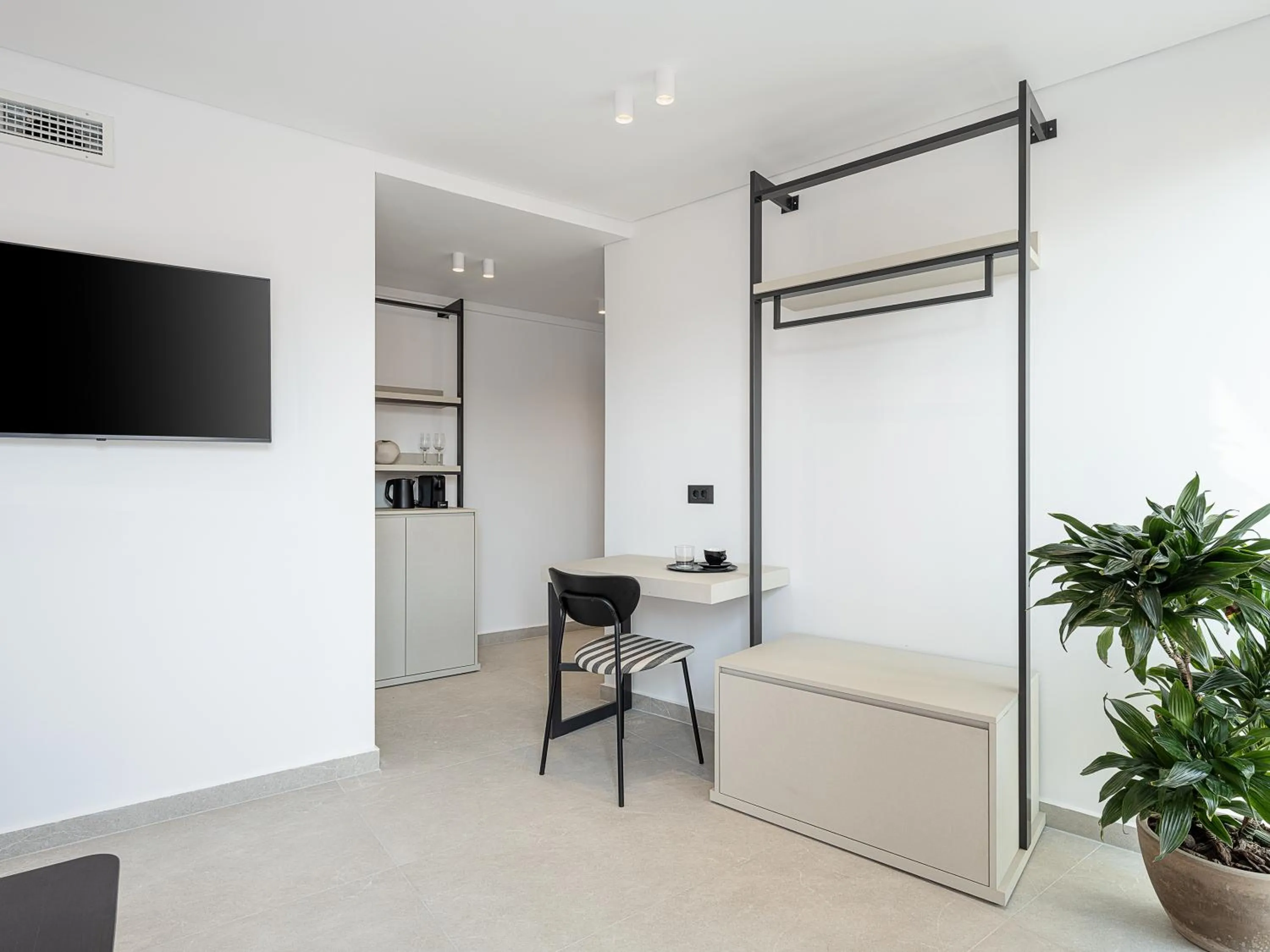 TV and multimedia in Theta Boutique Hotel