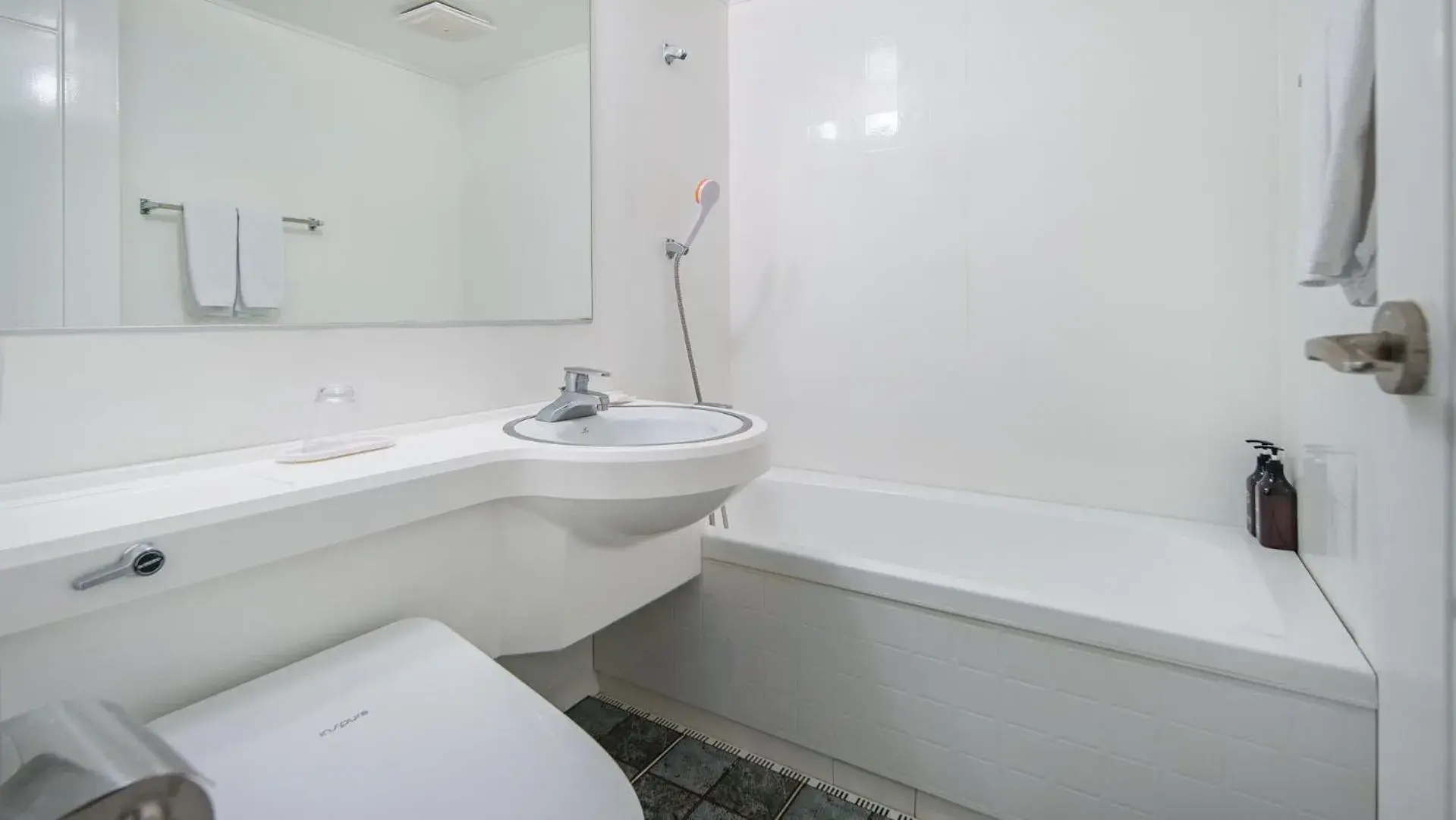 Deluxe Twin Room in Hiker Hotel Deluxe Twin Room in Hiker Hotel