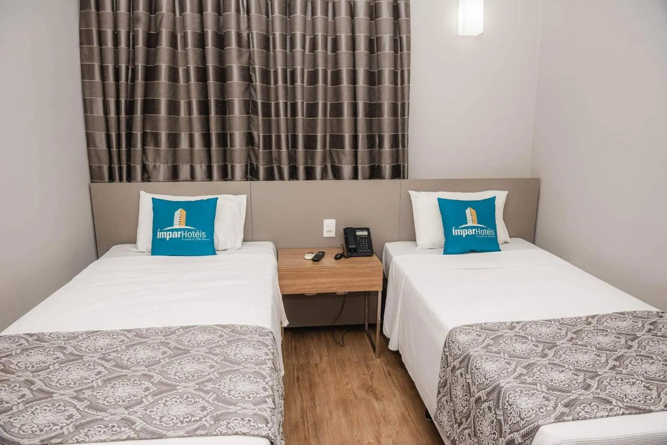 Bedroom, Bed in Ímpar Suítes Expominas