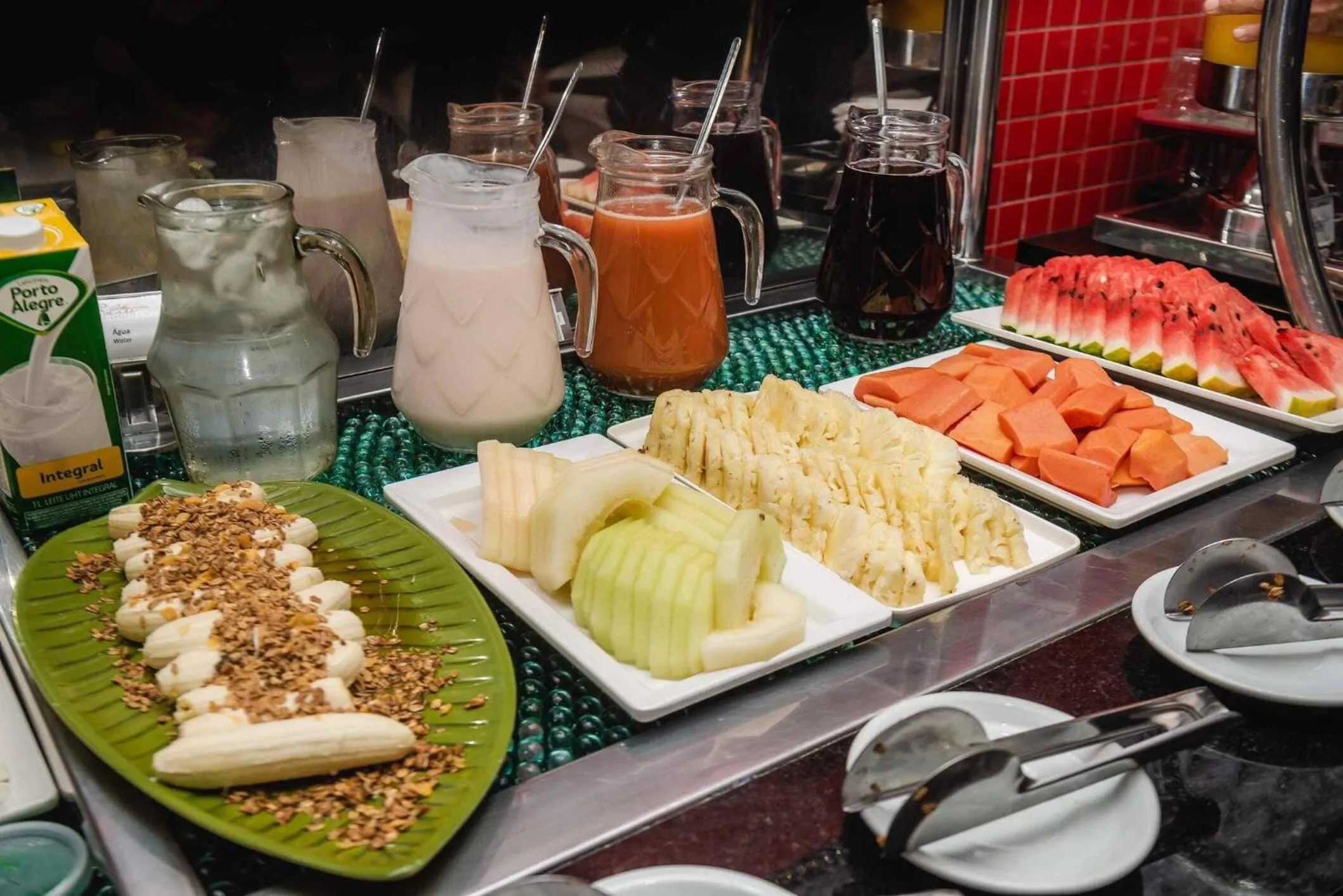 Buffet breakfast in Ímpar Suítes Expominas