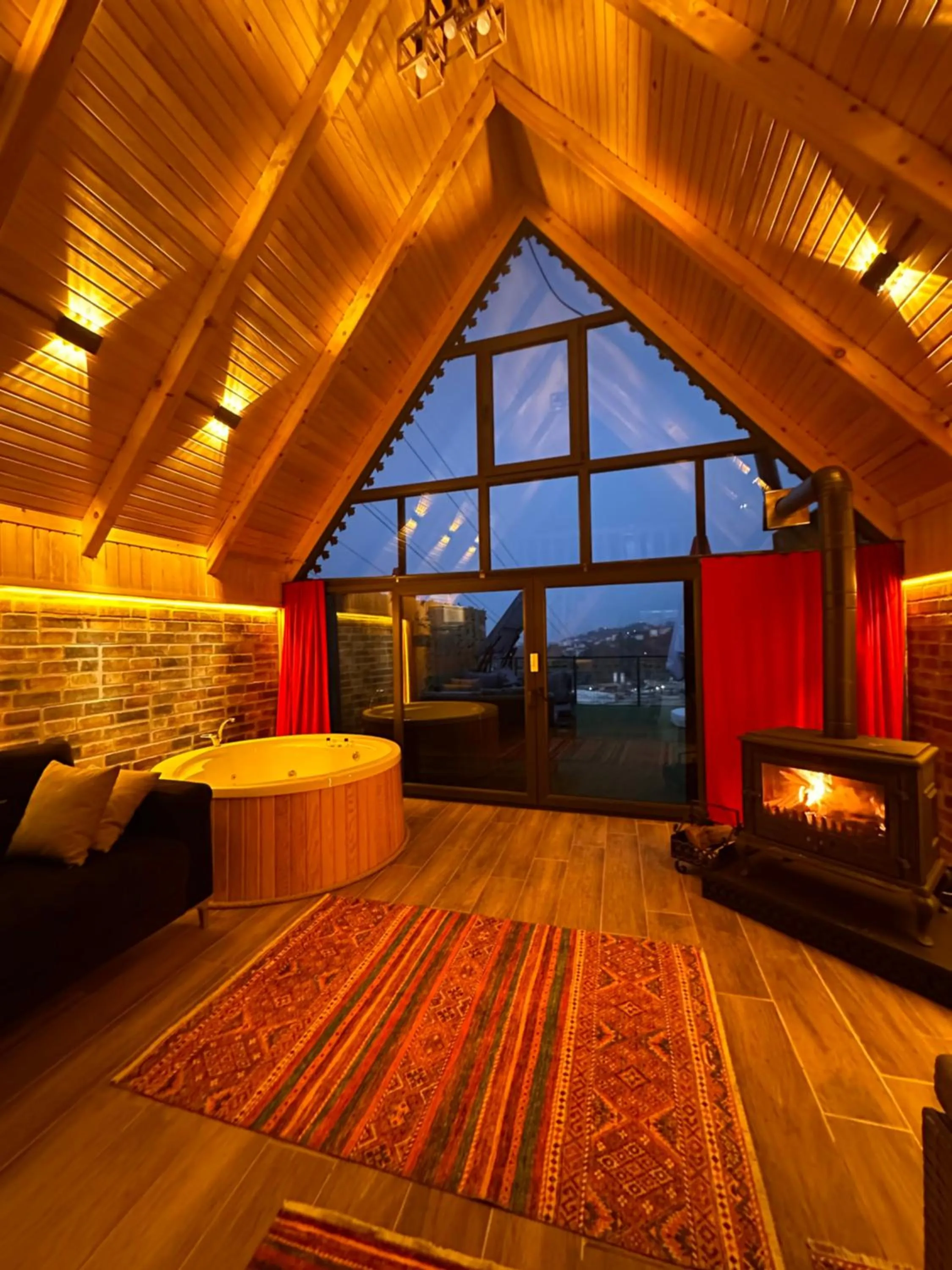 flat iron, Bed in Aurora Suit Bungalov