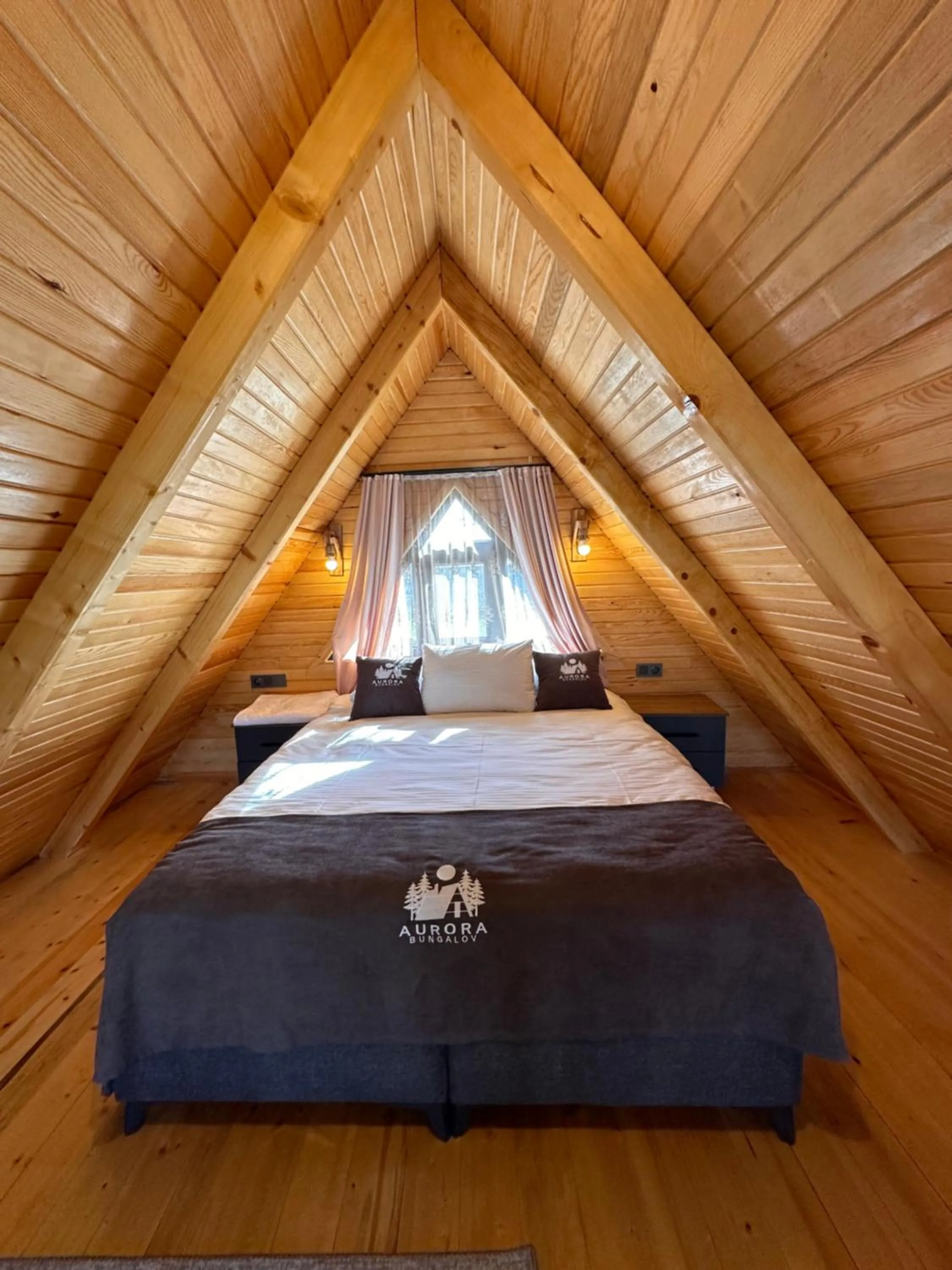 Bed in Aurora Suit Bungalov