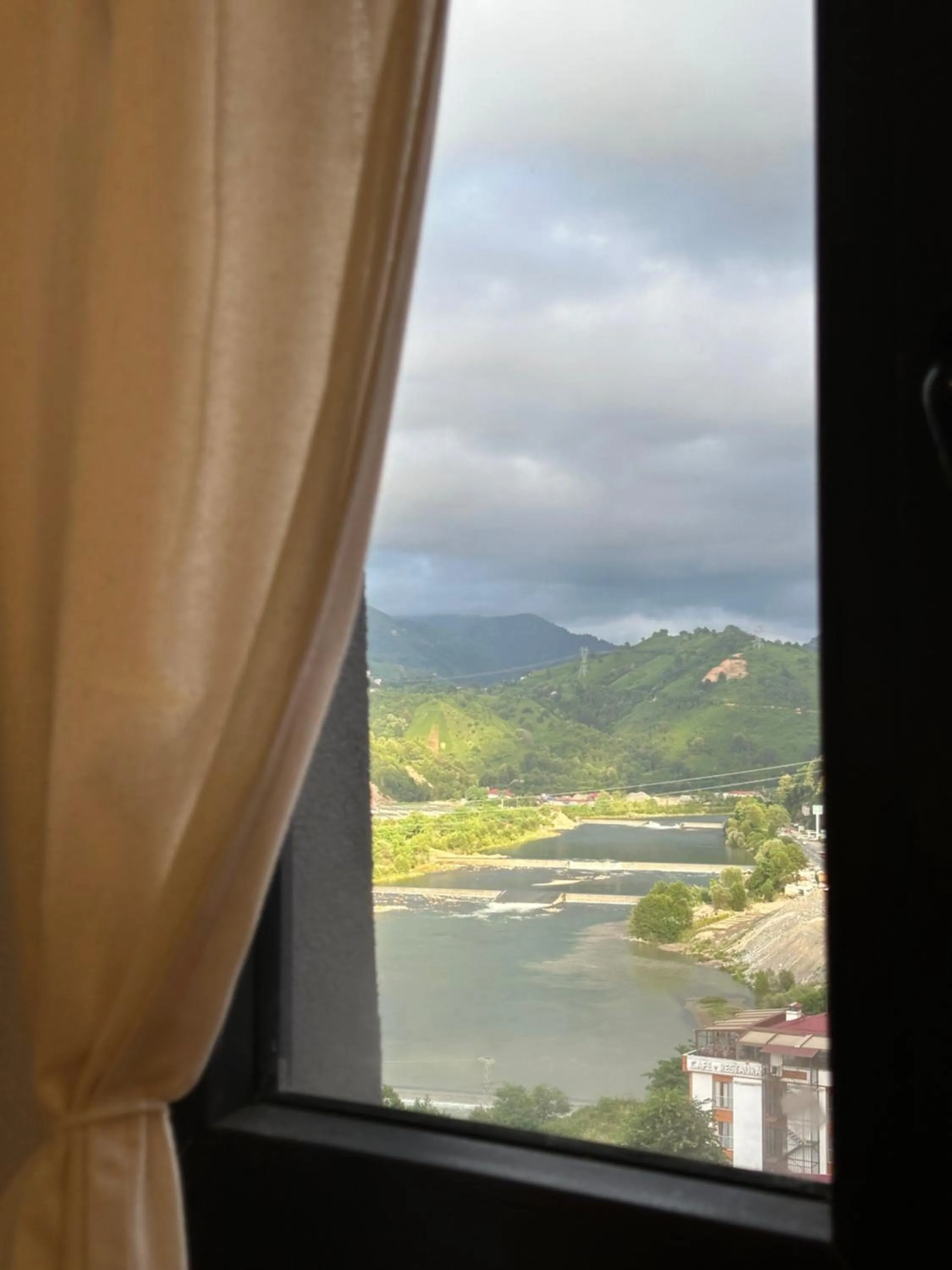 Mountain view in Aurora Suit Bungalov