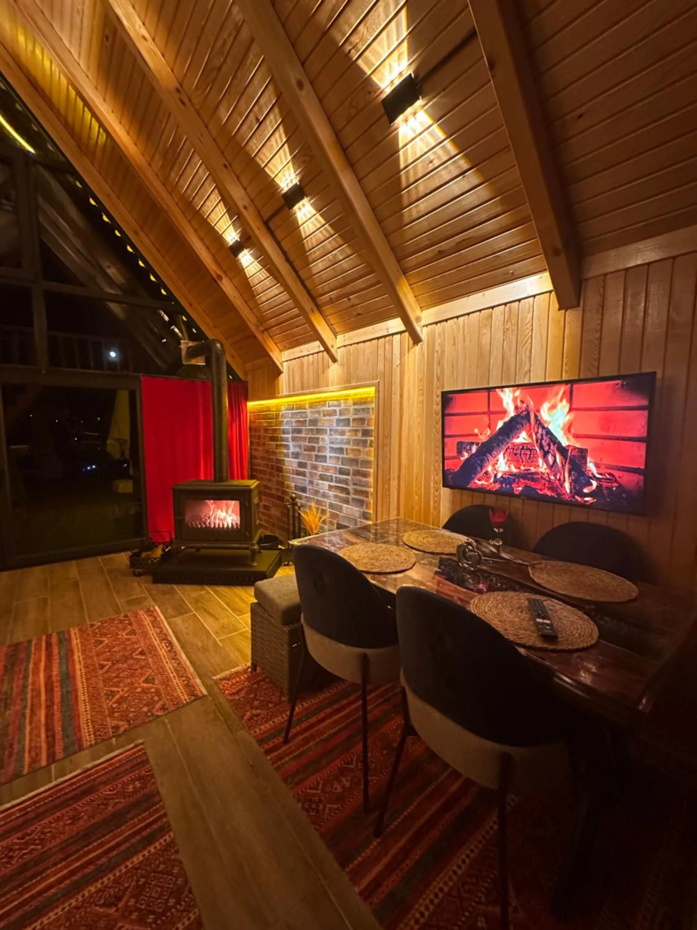 flat iron in Aurora Suit Bungalov