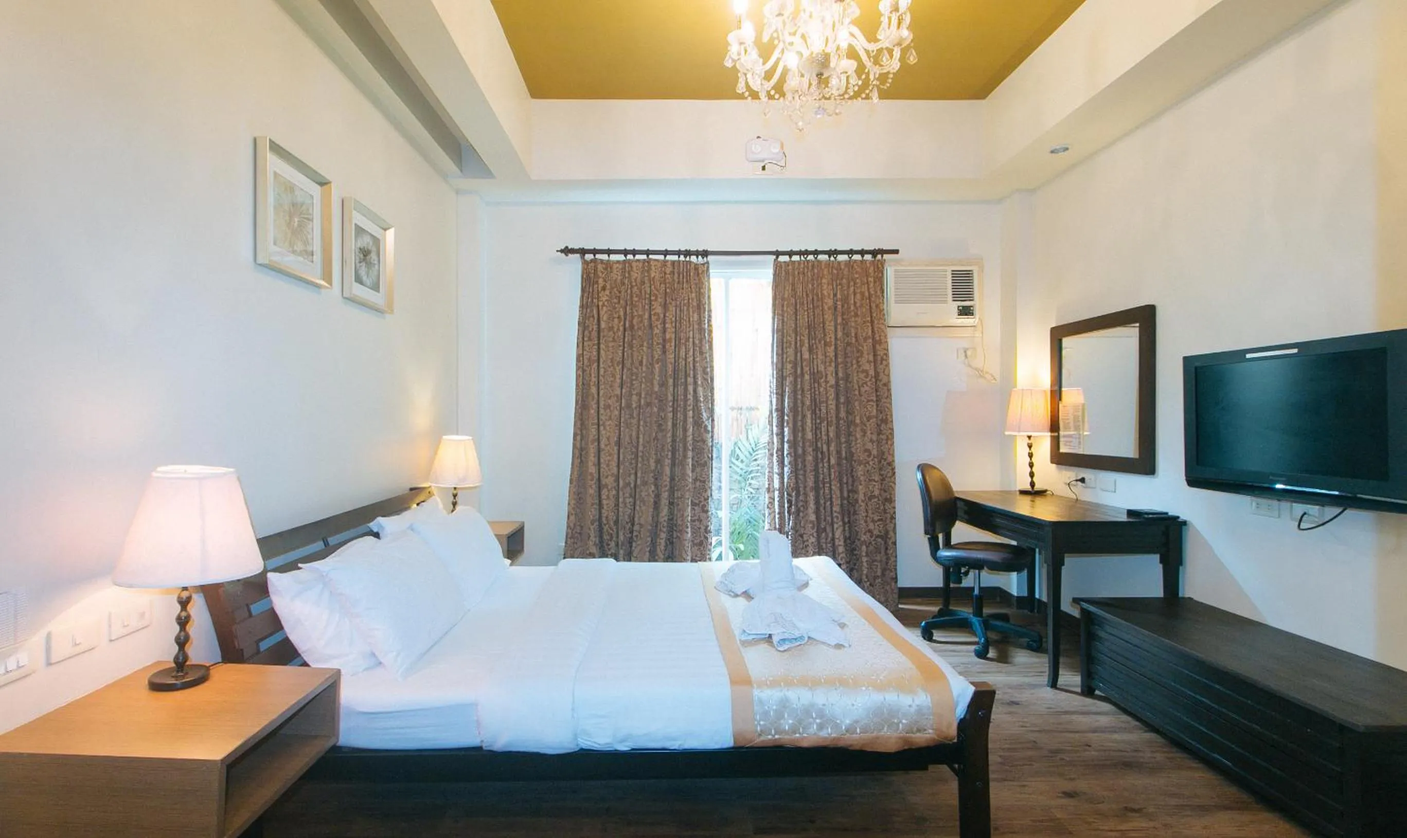 Bed in RedDoorz Premium at Anisabel Suites Davao City
