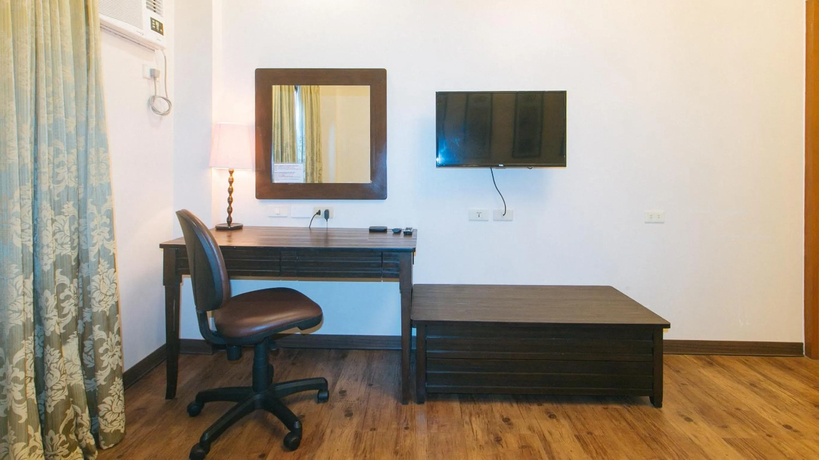 Bedroom in RedDoorz Premium at Anisabel Suites Davao City