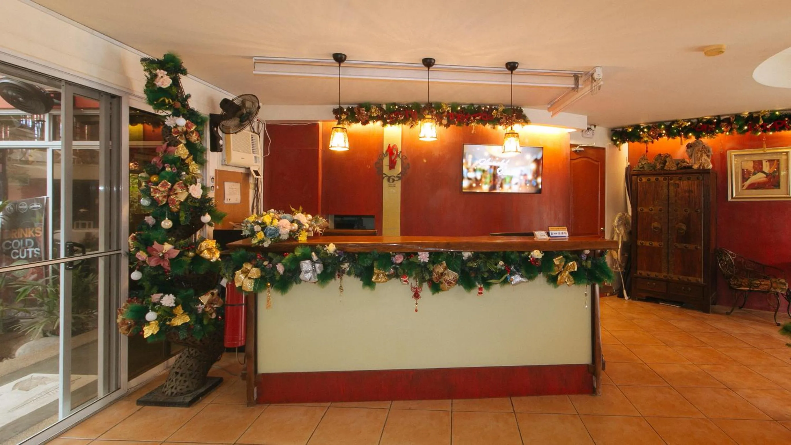 Lobby or reception in RedDoorz Premium at Anisabel Suites Davao City